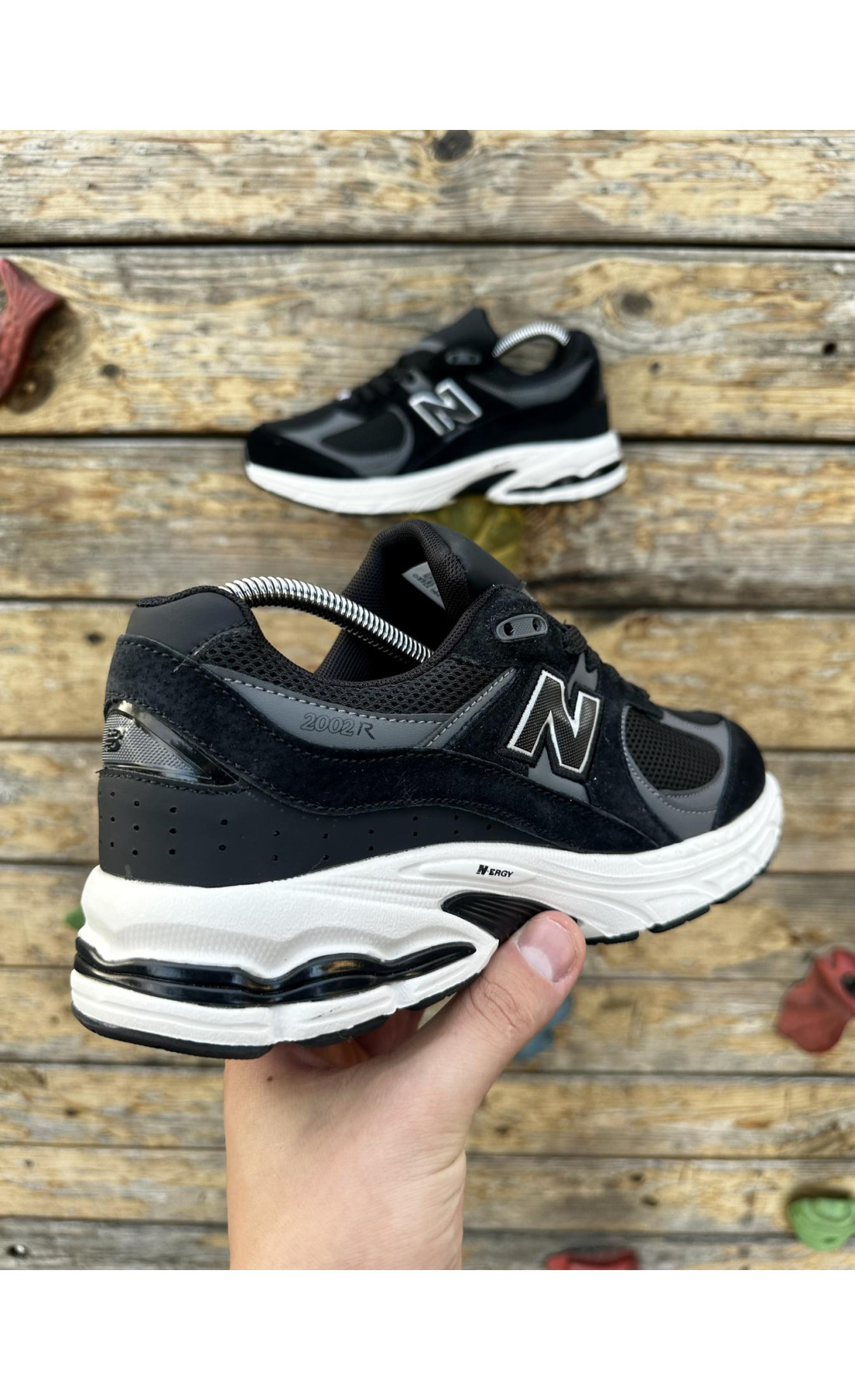 Чоловічі кросівки  Кросівки new balance r (чорно-білі) (2002-1)