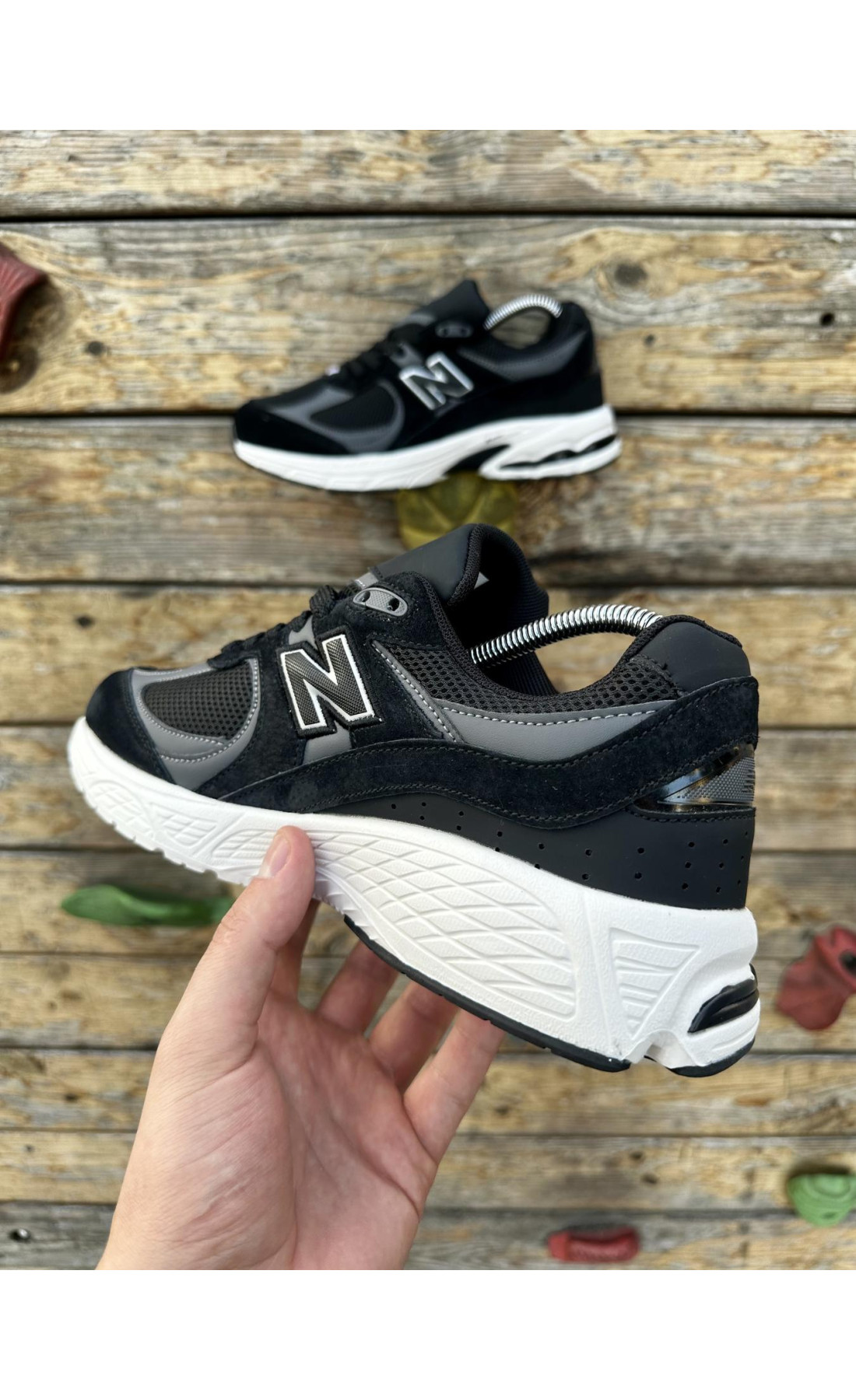Чоловічі кросівки  Кросівки new balance r (чорно-білі) (2002-1)