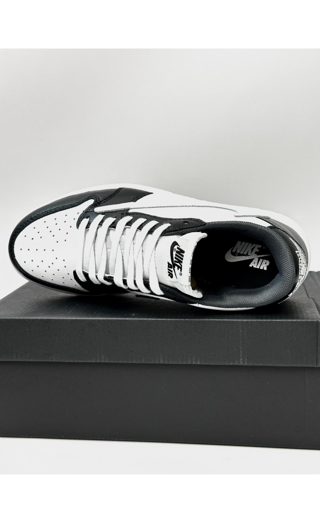 Чоловічі кросівки  Білі nike air jordan low x travis scott (cactus jack) (2298-4)