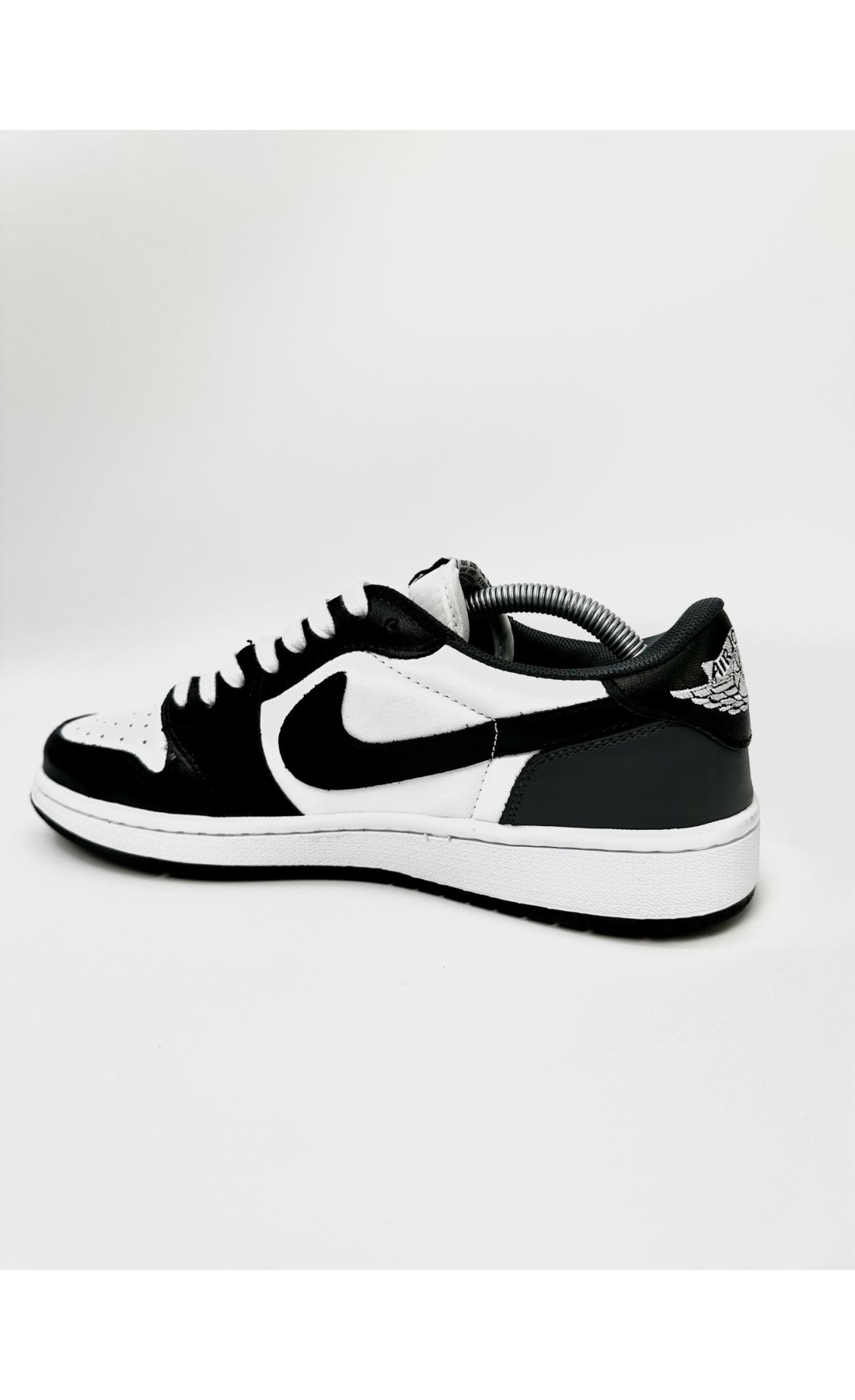 Чоловічі кросівки  Білі nike air jordan low x travis scott (cactus jack) (2298-4)