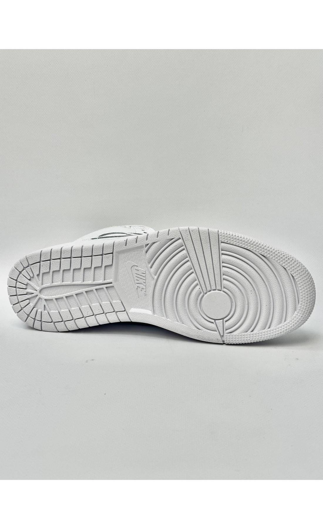 Чоловічі кросівки  Кросівки nike air jordan високі, (white) (A033-23)