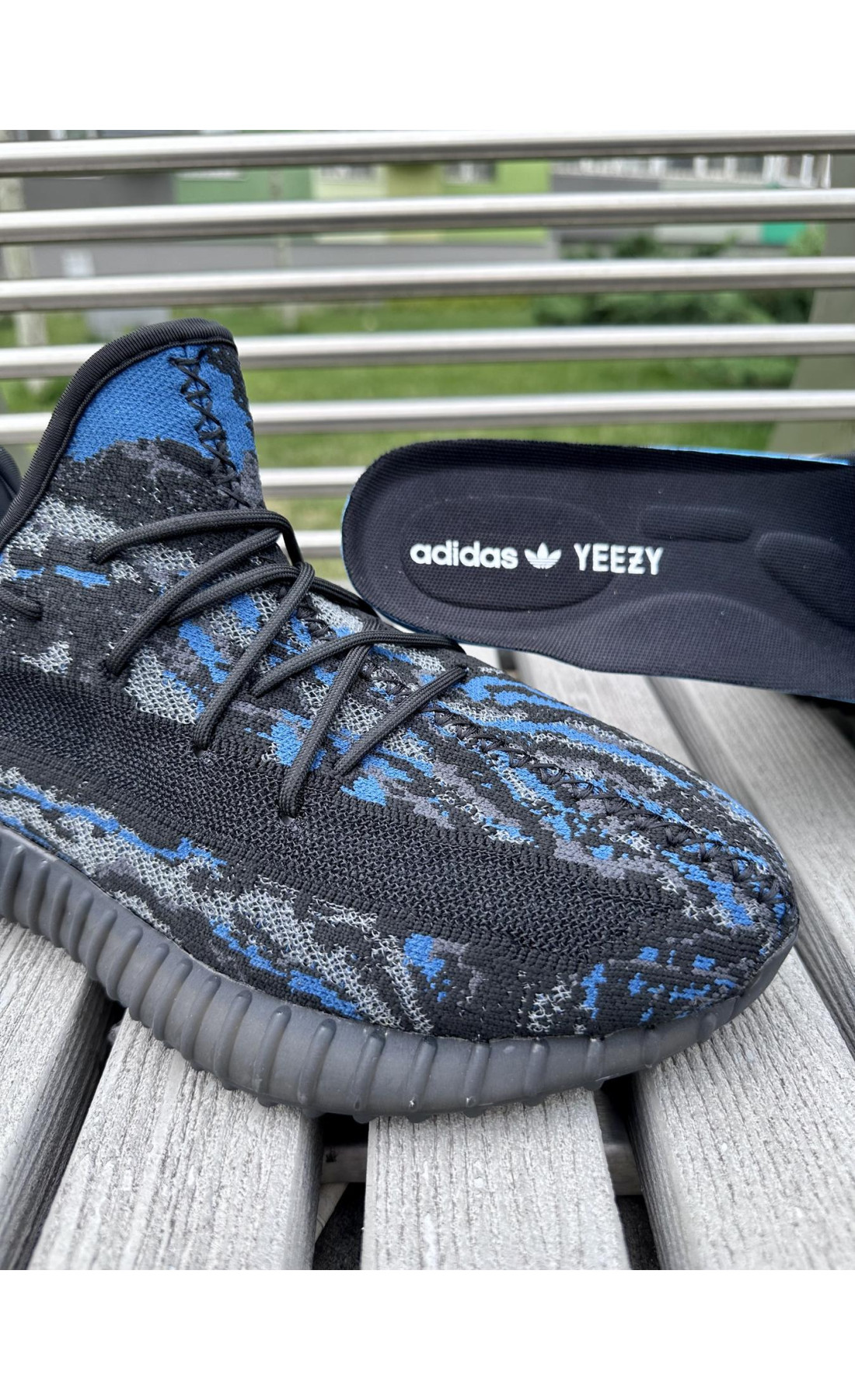 Чоловічі кросівки  Кросівки adidas yeesy boost blue / camo (A2237-7)