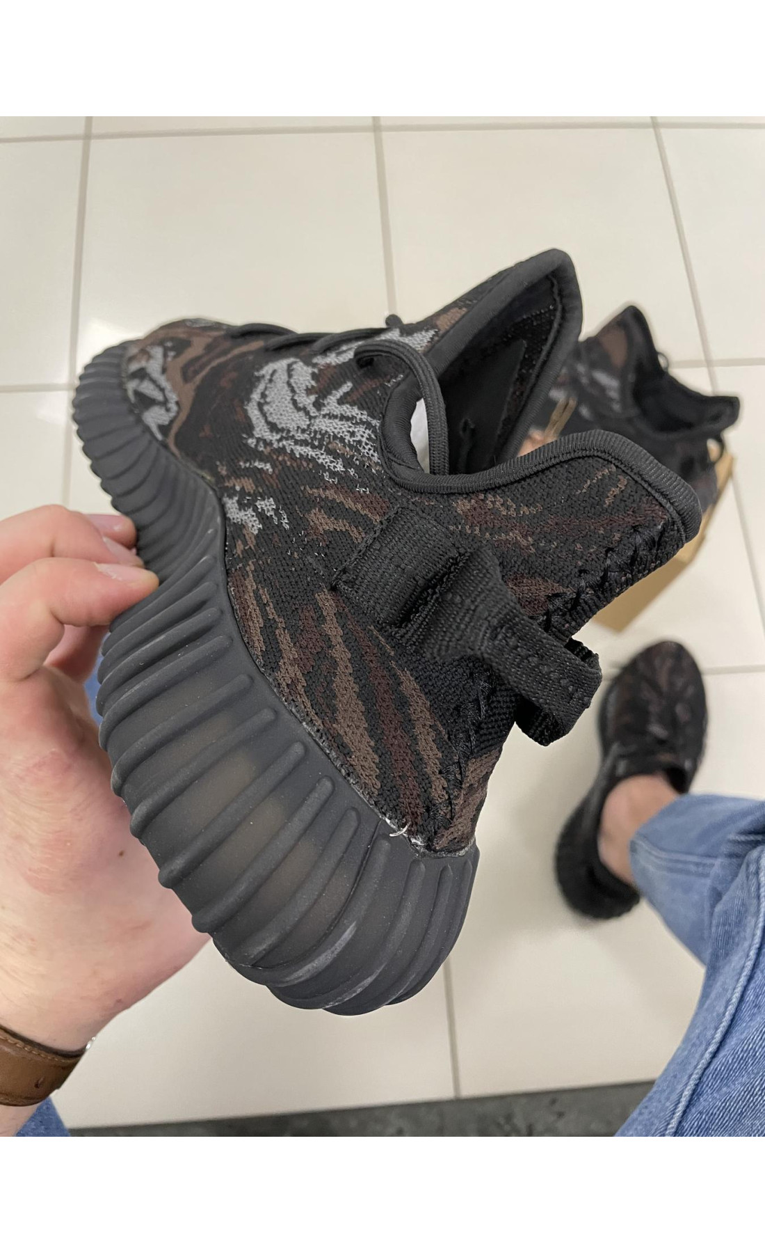 Чоловічі кросівки  Кросівки adidas yeesy boost black / camo (A2237-6)