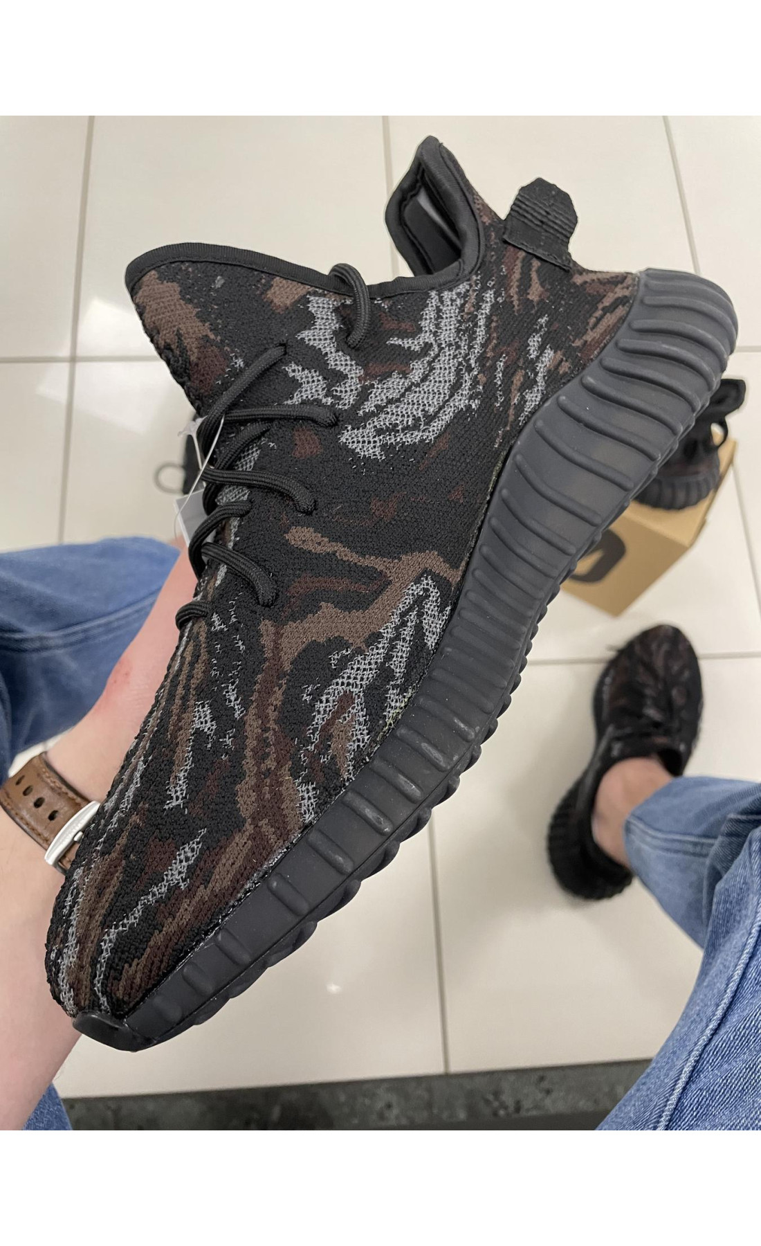 Чоловічі кросівки  Кросівки adidas yeesy boost black / camo (A2237-6)