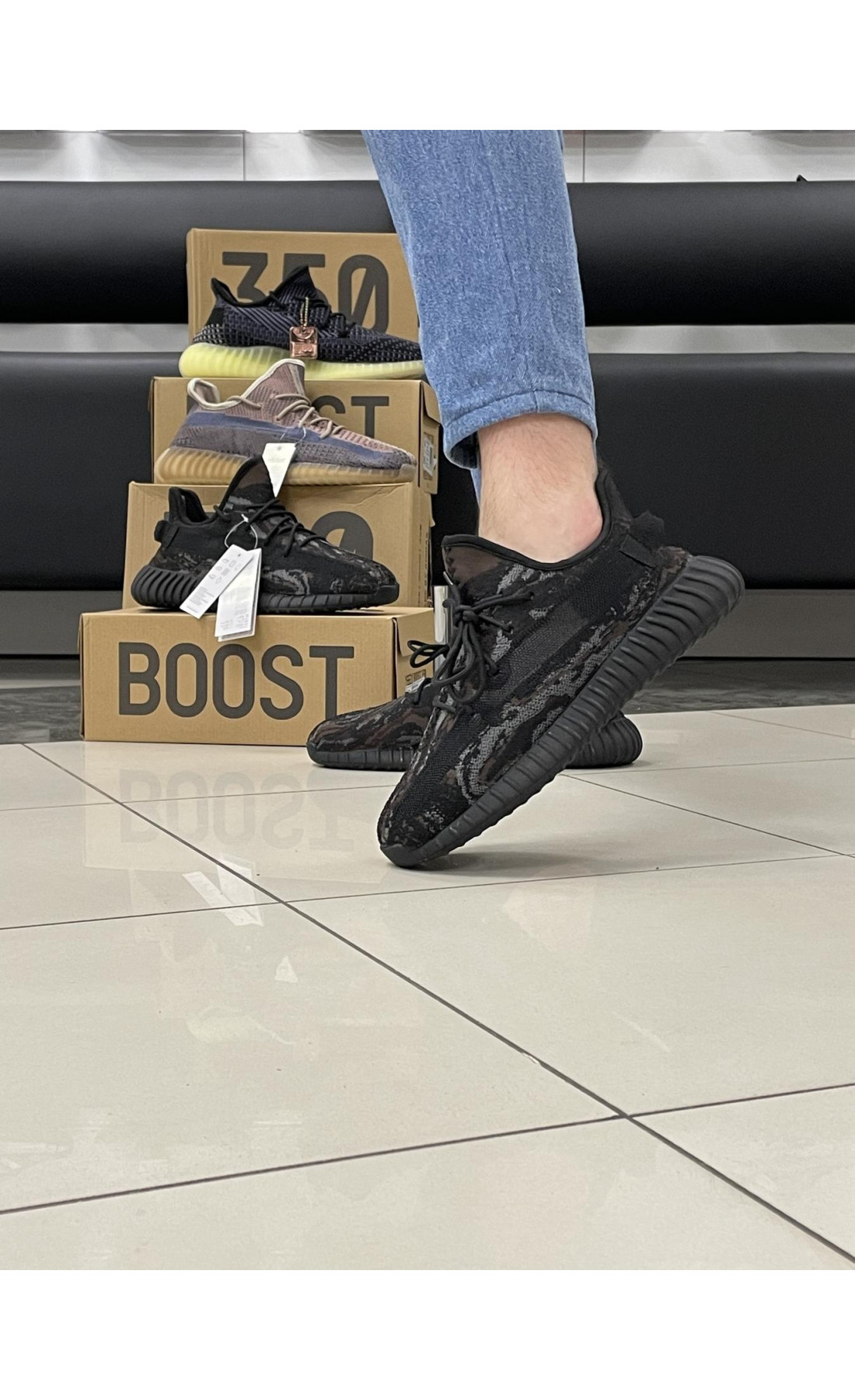 Чоловічі кросівки  Кросівки adidas yeesy boost black / camo (A2237-6)