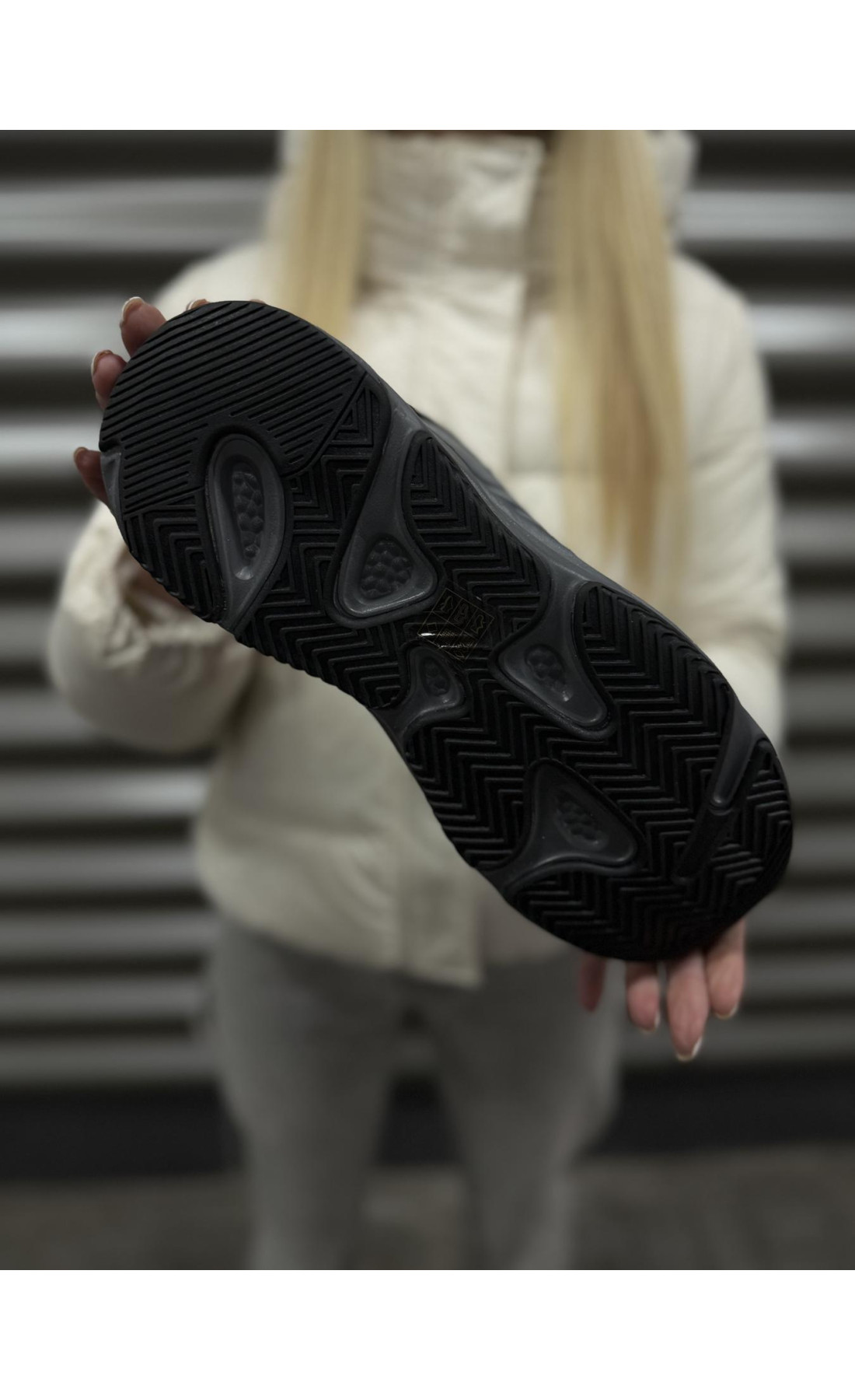 Чоловічі кросівки  Зимові вологозахисні кросівки adidas yeezy boost , темно сірі (2695-7)