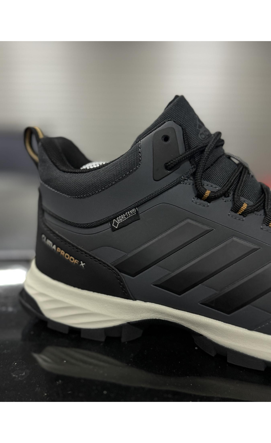 Чоловічі кросівки  Зимові кросівки adidas ax climaproof gore tex (855-2)
