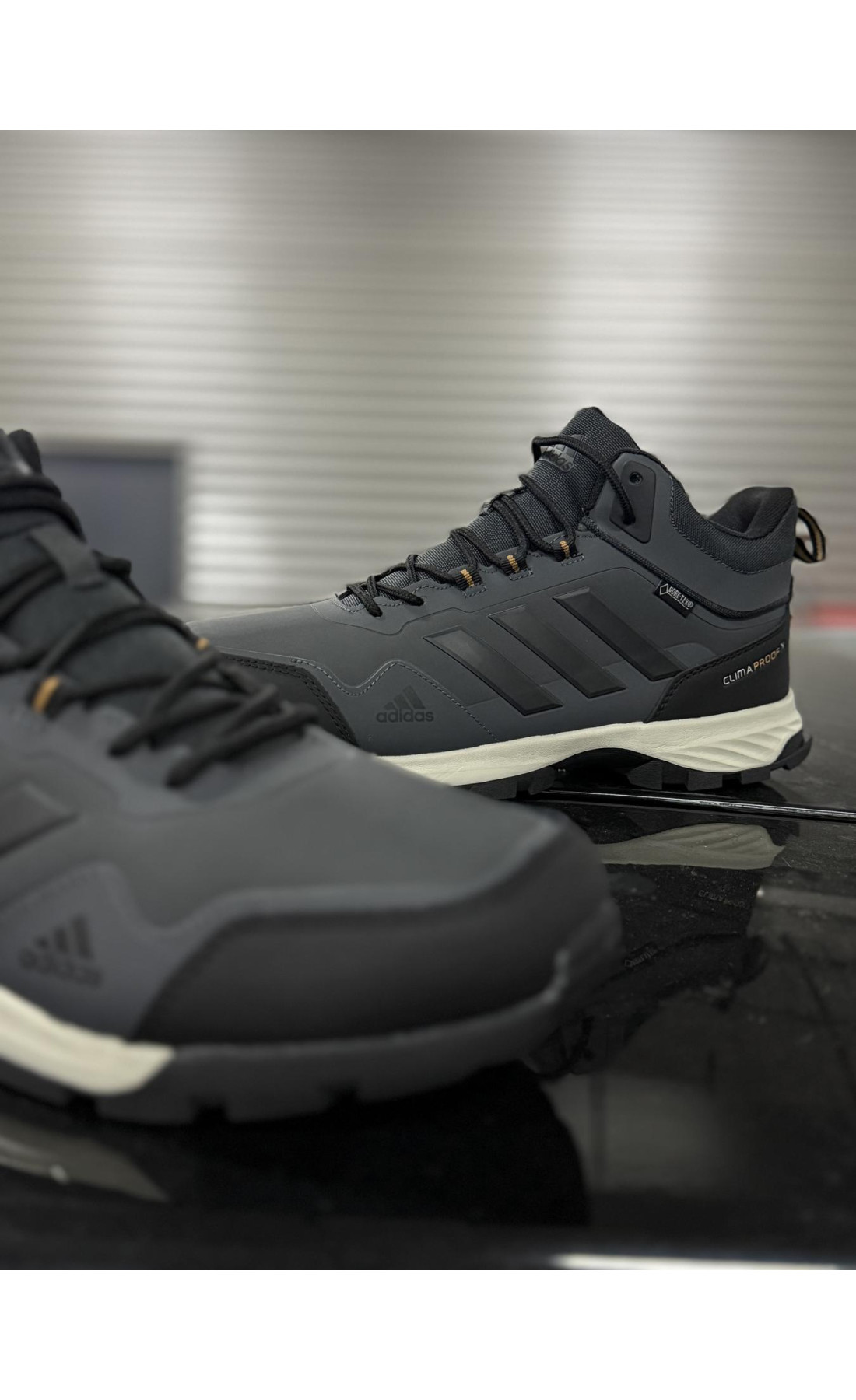 Чоловічі кросівки  Зимові кросівки adidas ax climaproof gore tex (855-2)