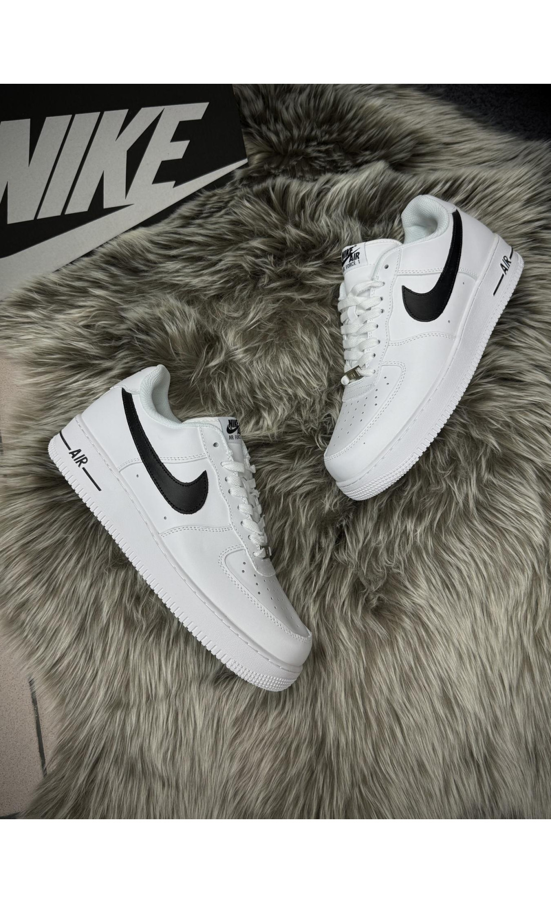 Чоловічі кросівки  Зимові кросівки nike air force, (білі з чорним лого) топ якість (low) (50-3)