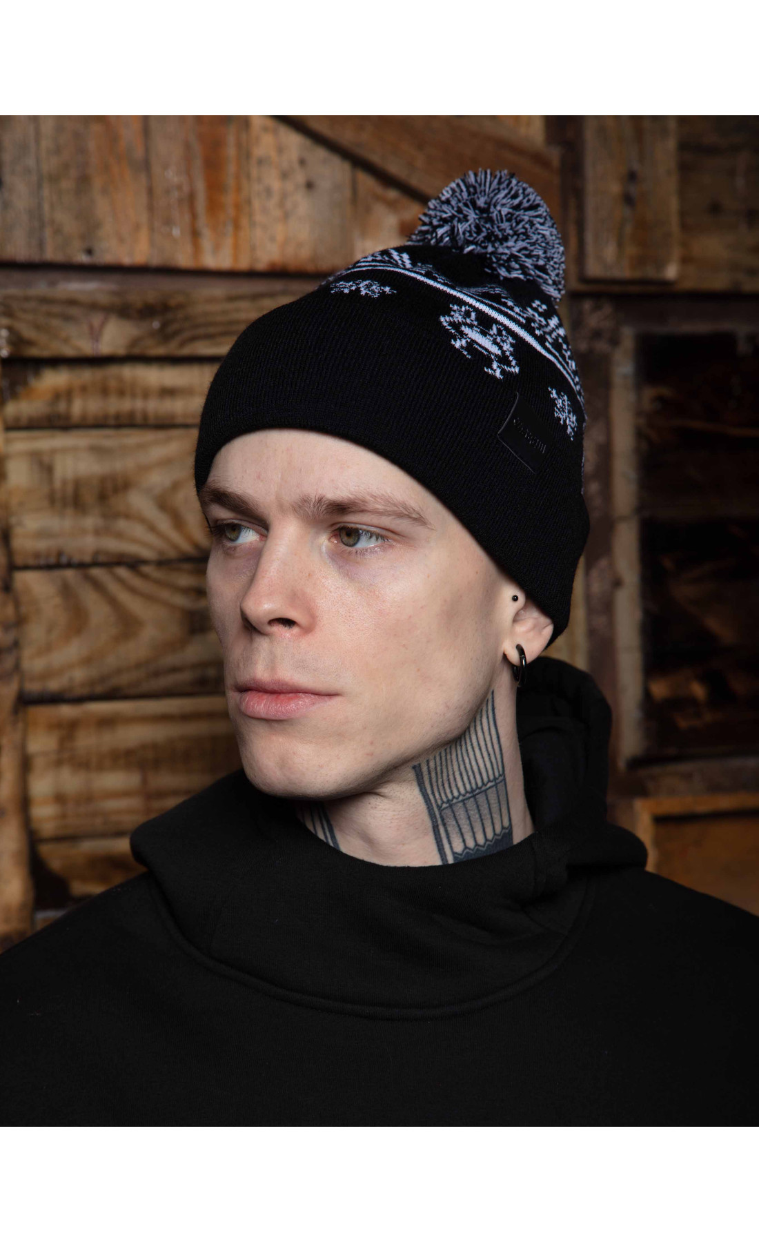 Шапка Custom Wear з бубоном Christmas чорна
