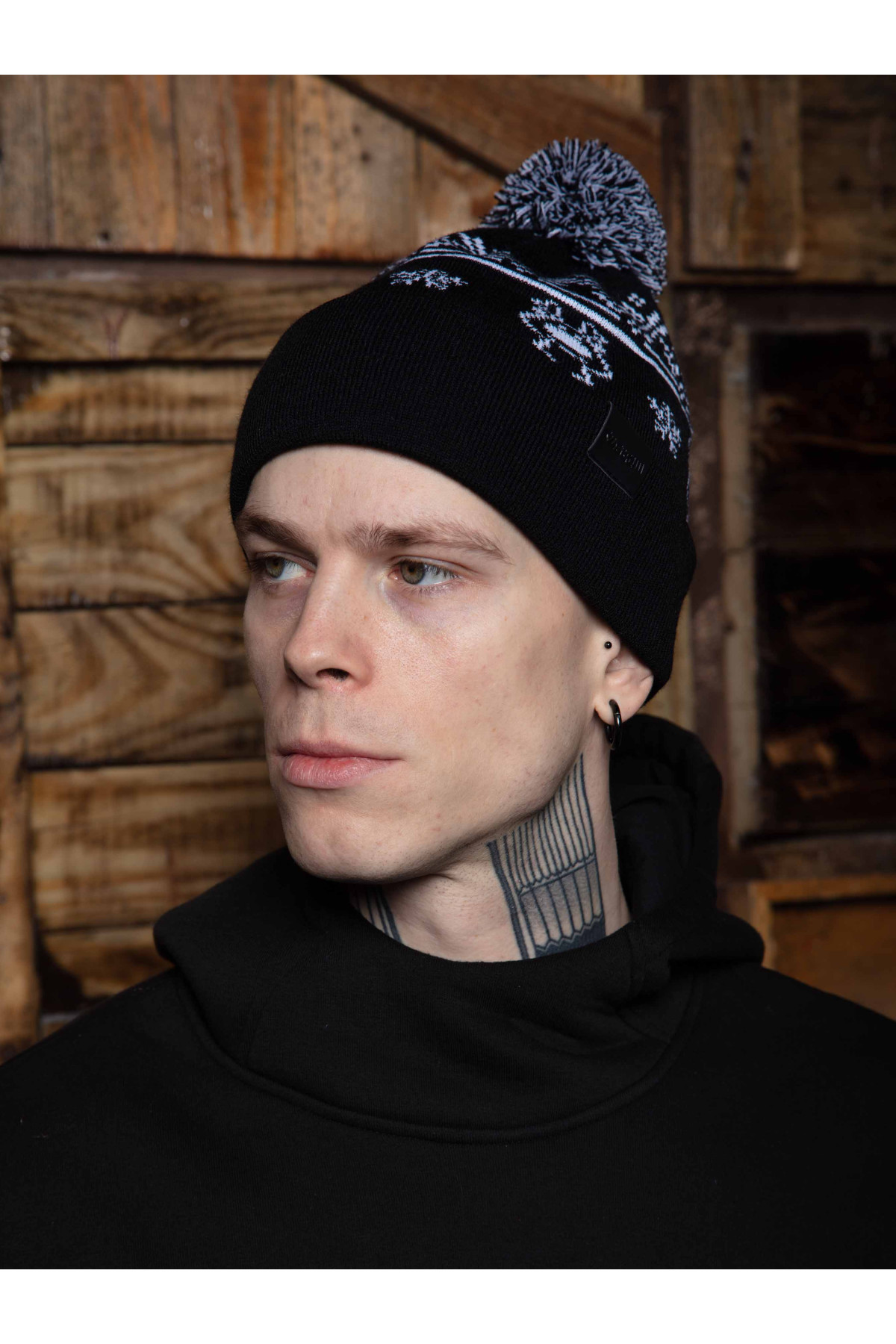 Шапка Custom Wear з бубоном Christmas чорна
