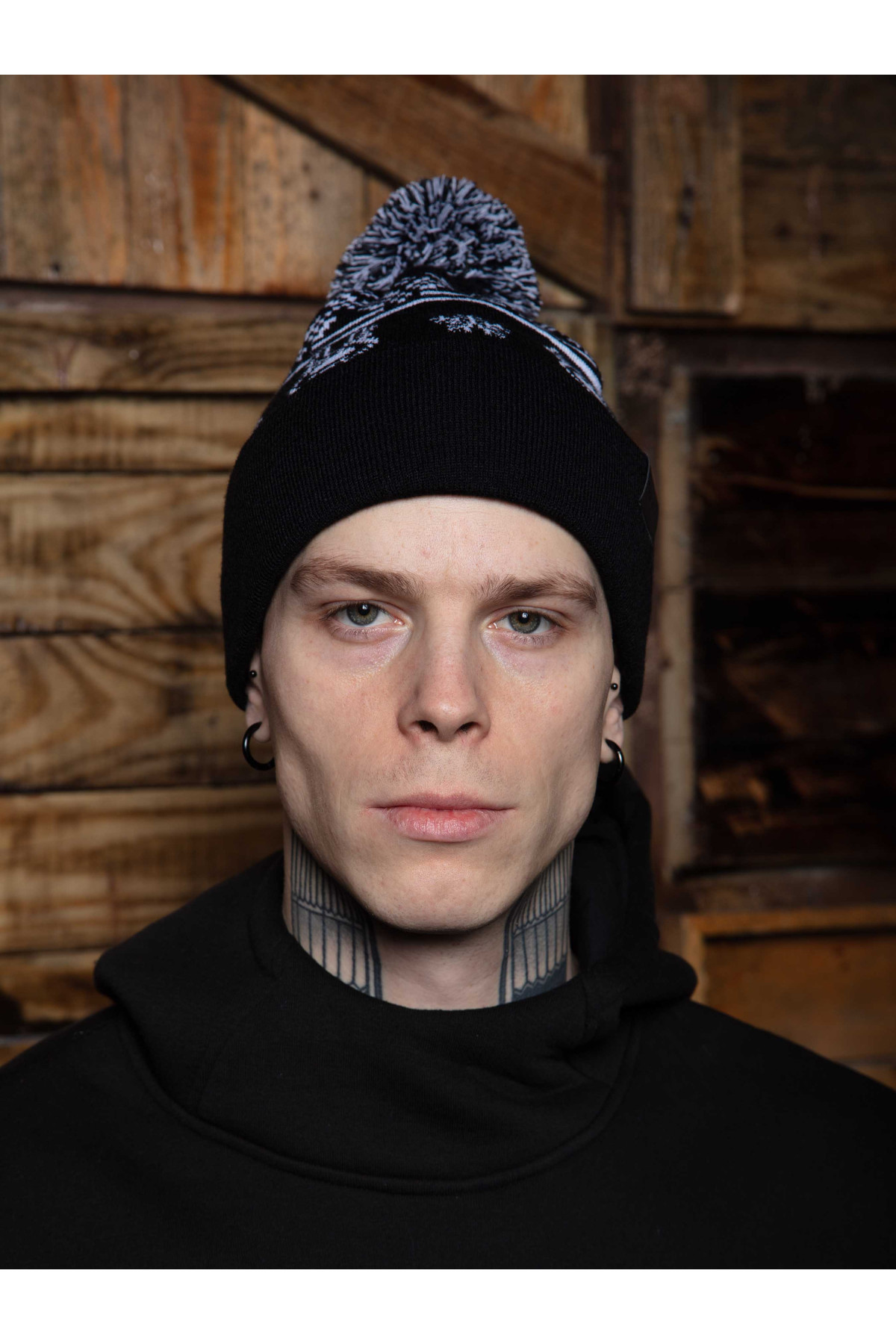 Шапка Custom Wear з бубоном Christmas чорна