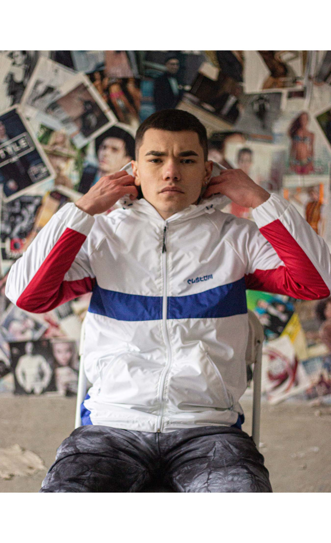 Вітрівка чоловіча Athletic біла, синє з червоним Custom Wear