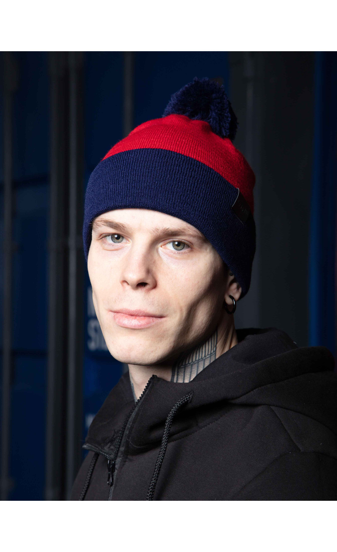 Шапка Custom Wear з бумбоном червона з синім