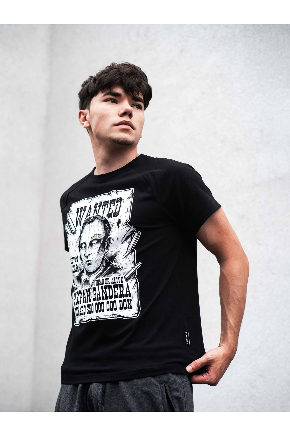 Футболка чорна Бандера Custom Wear