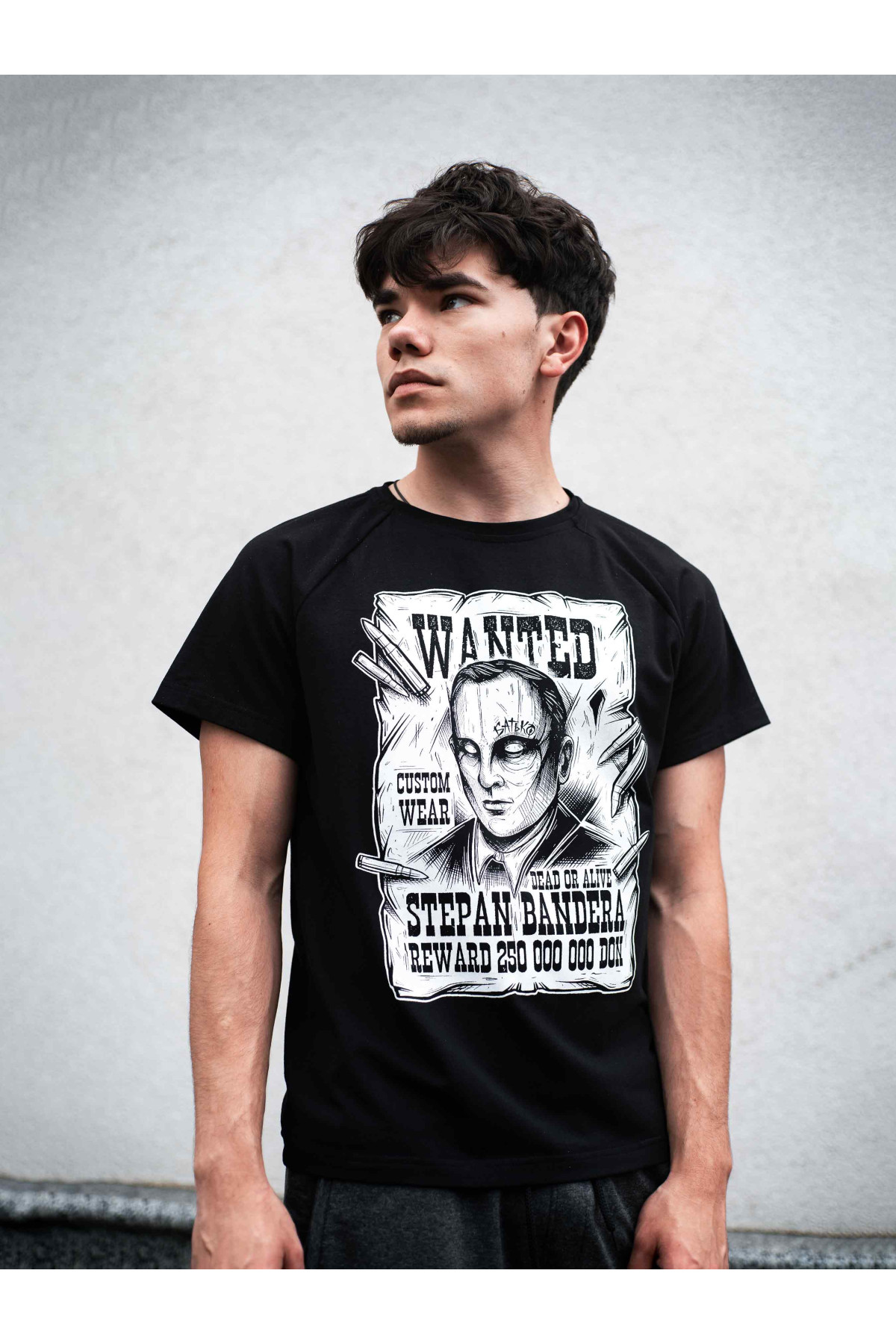Футболка чорна Бандера Custom Wear