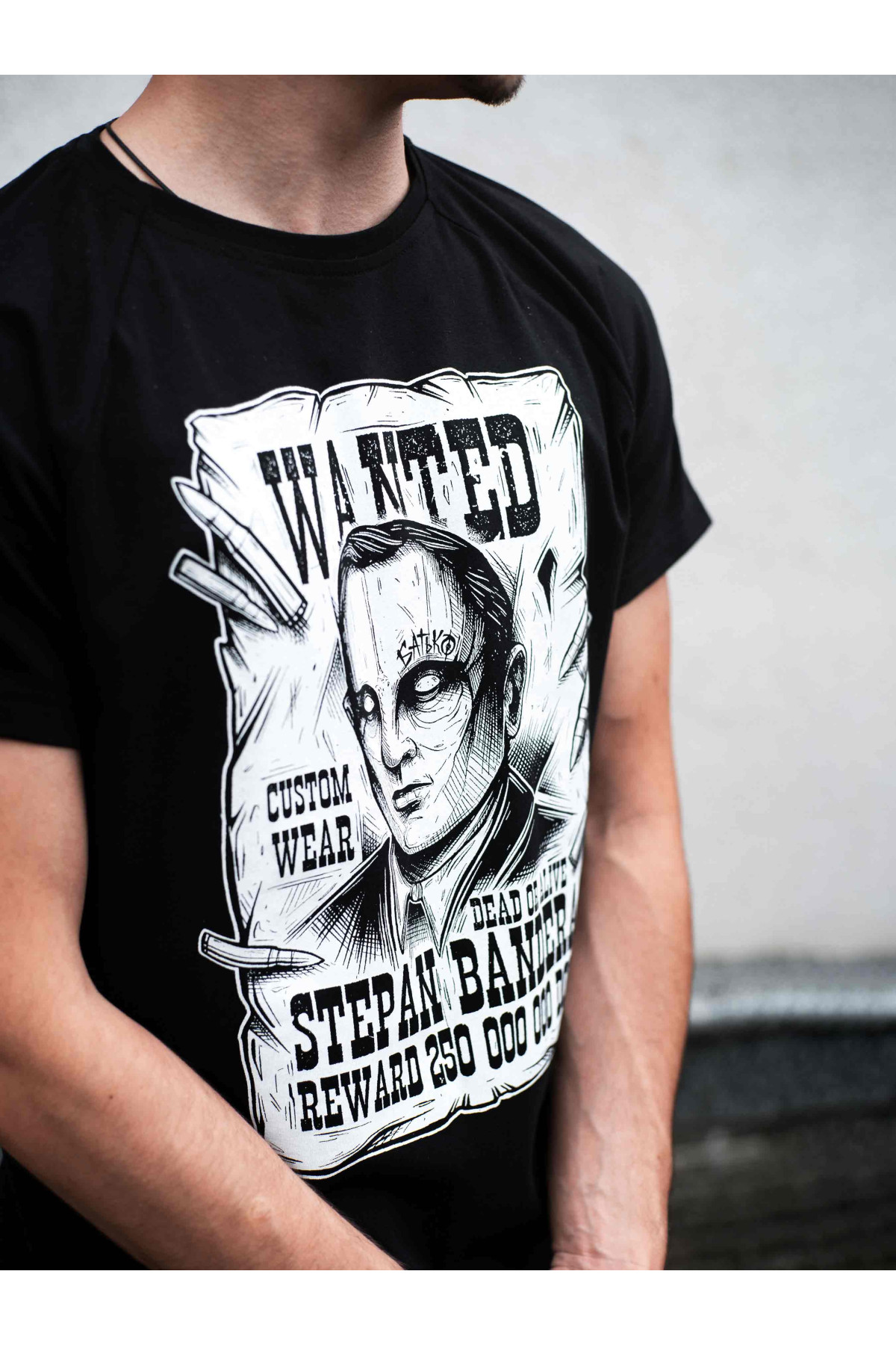 Футболка чорна Бандера Custom Wear
