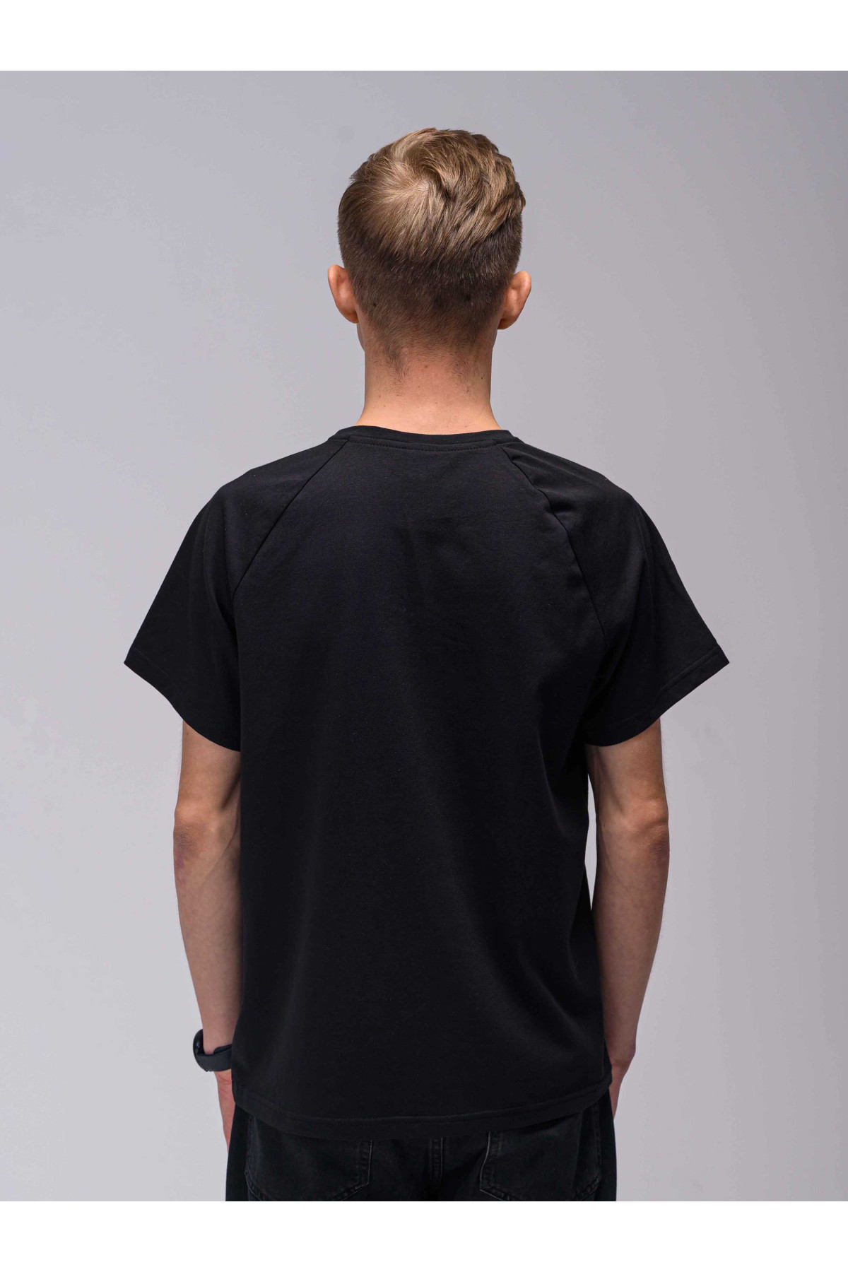 Футболка чорна МОЛОДІСТЬ Custom Wear