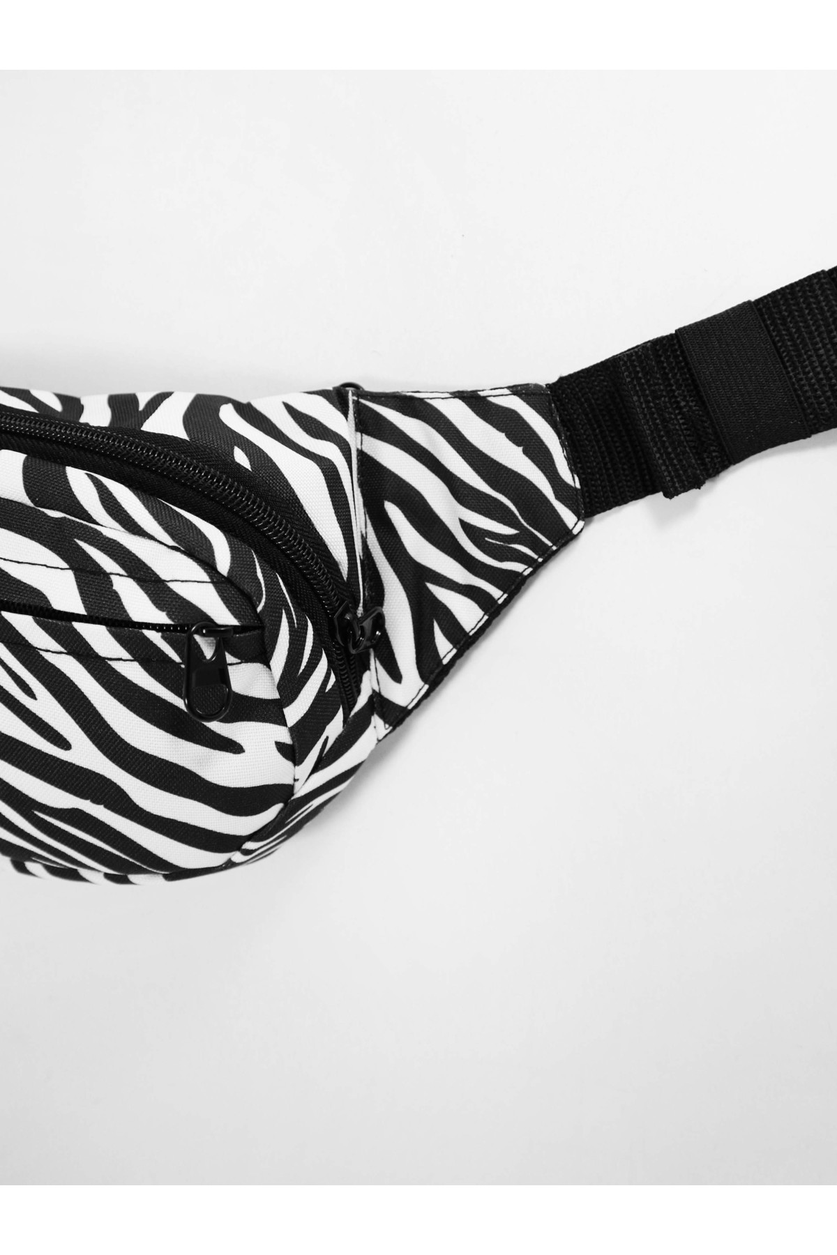 Бананка Custom Wear Triada Zebra white