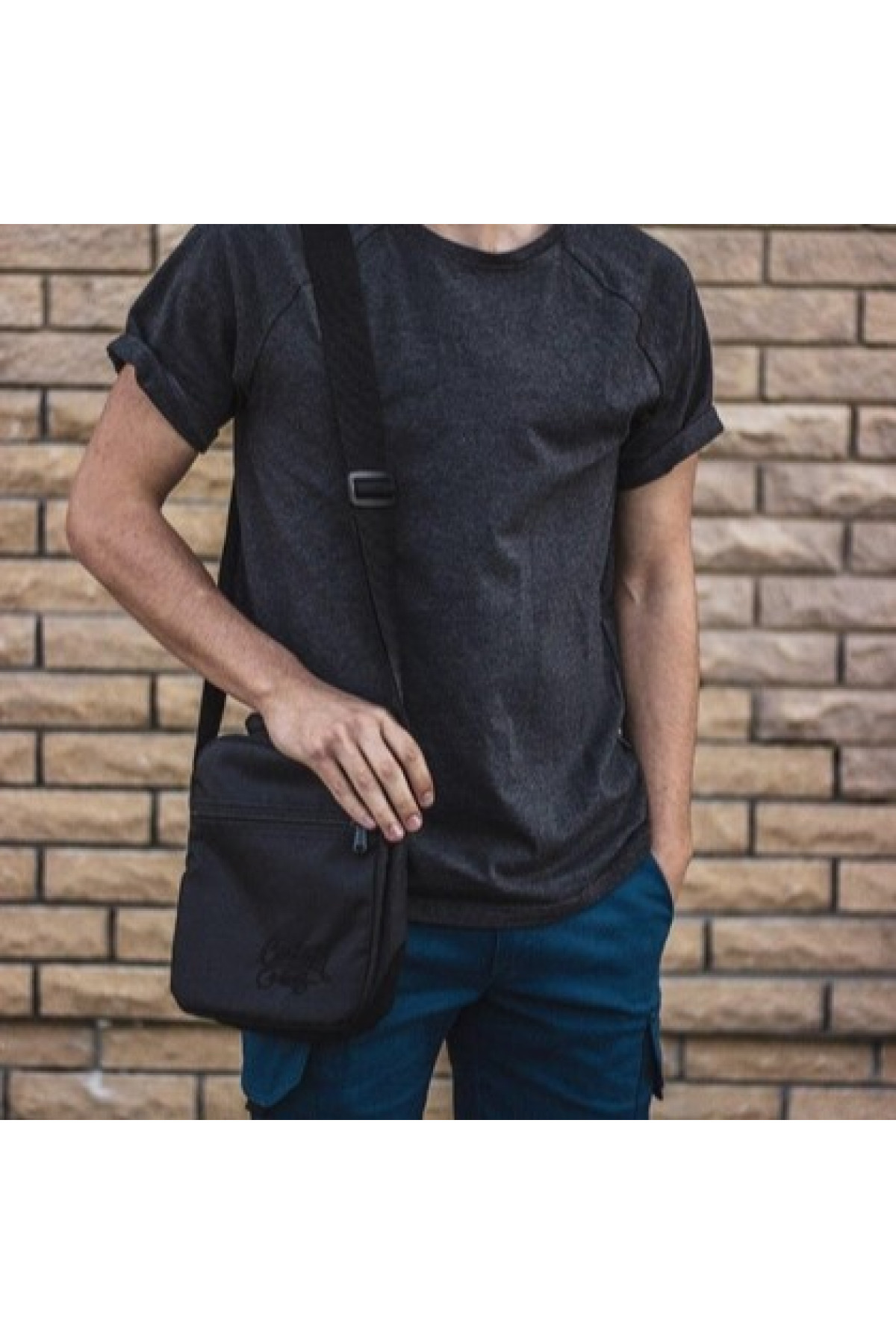 Месенджер Custom Wear з вишивкою чорний