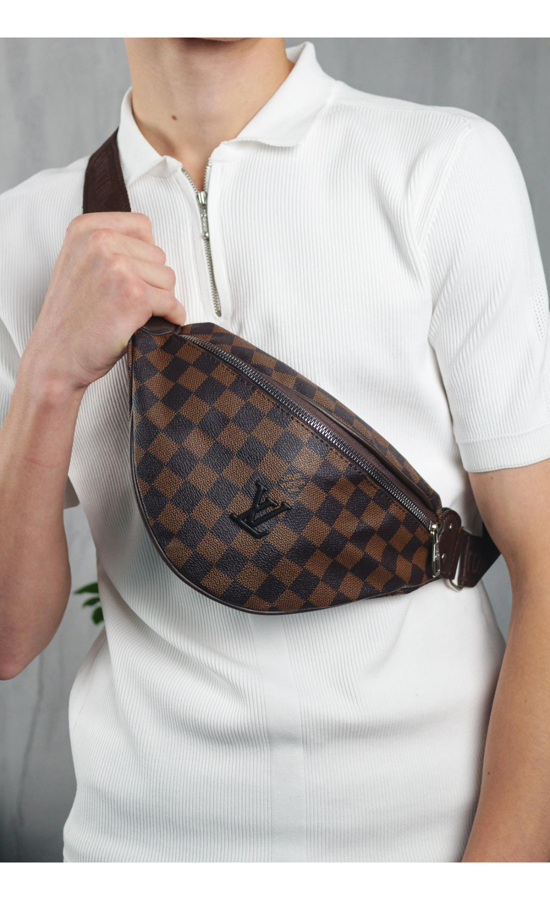 Бананка шкіряна Louis Vuitton коричнева