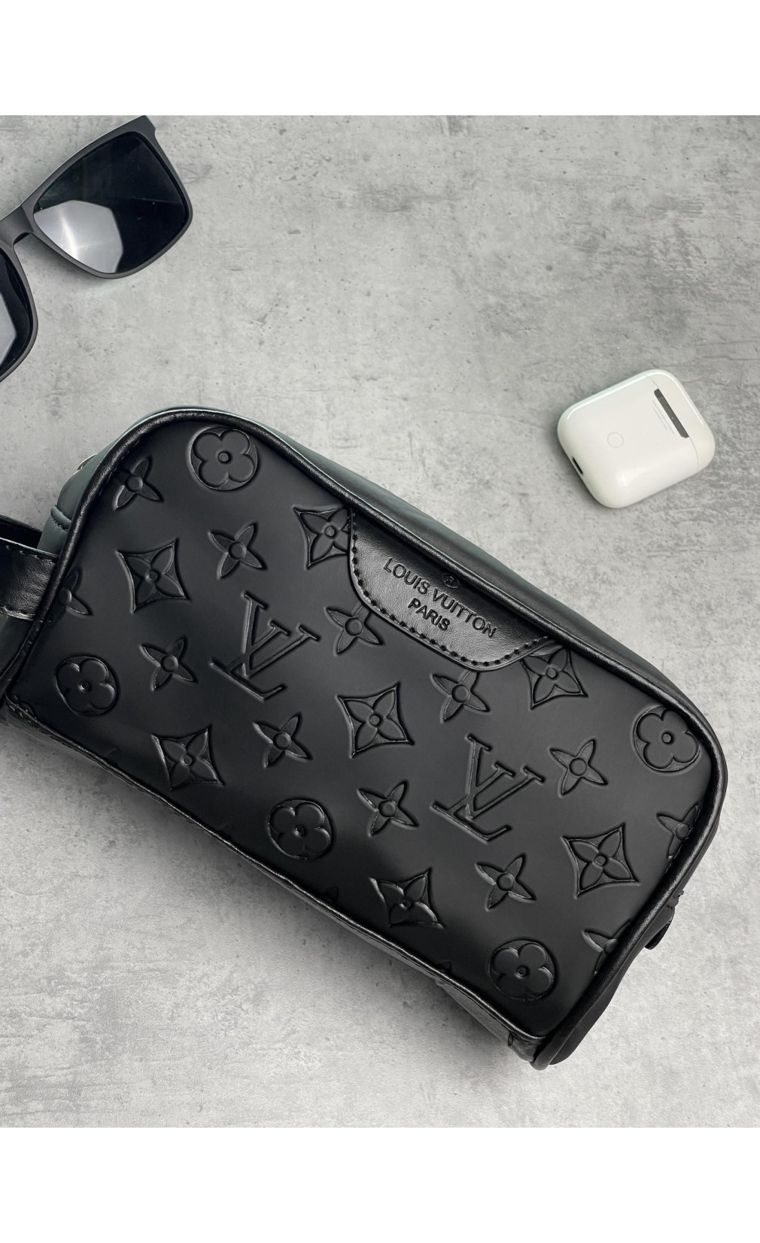 Клатч Louis Vuitton чорний шкіряний