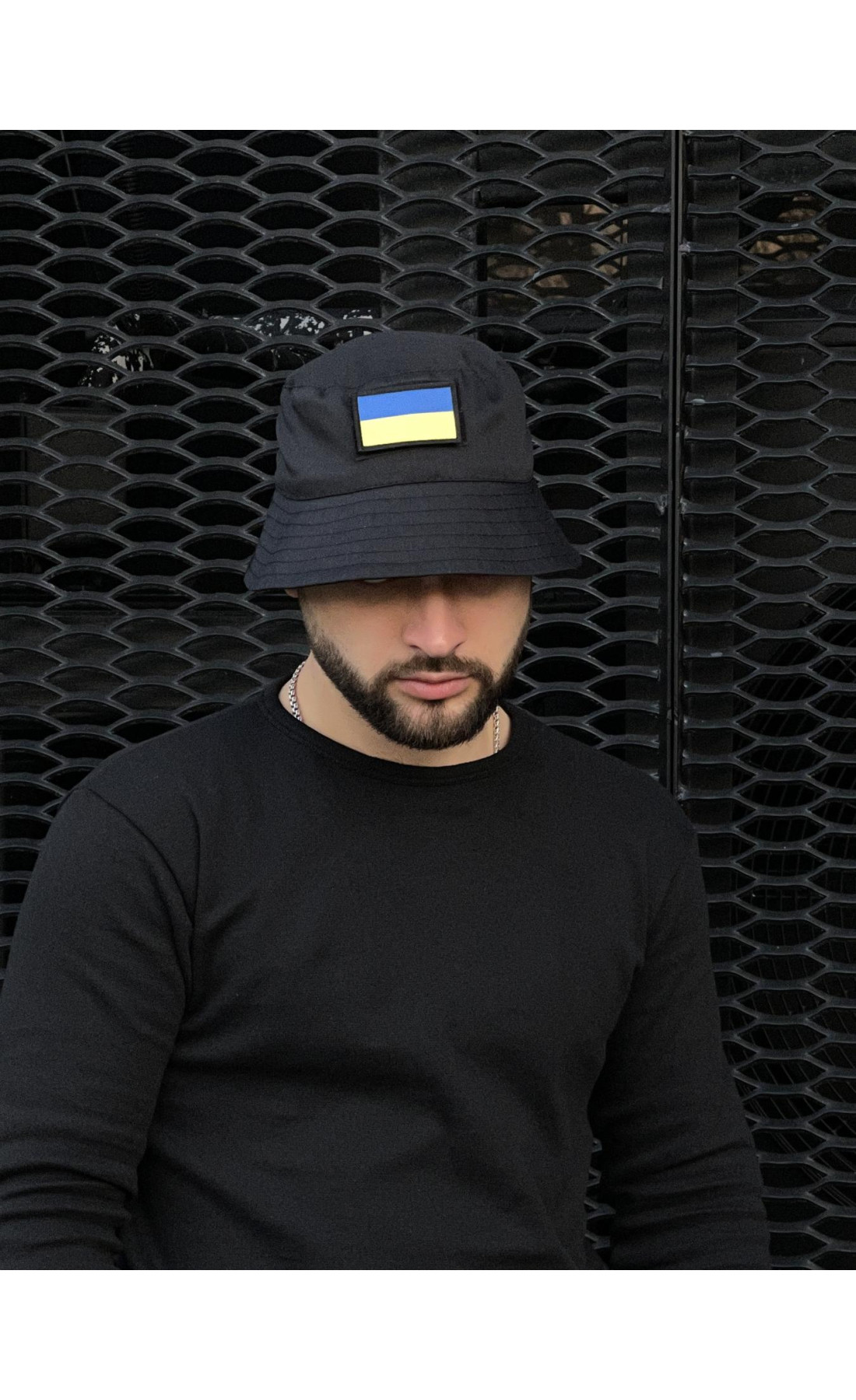 Панама чорна з прапором UA