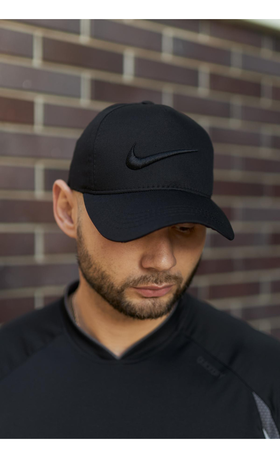 Кепка чоловіча Nike чорна із чорним лого