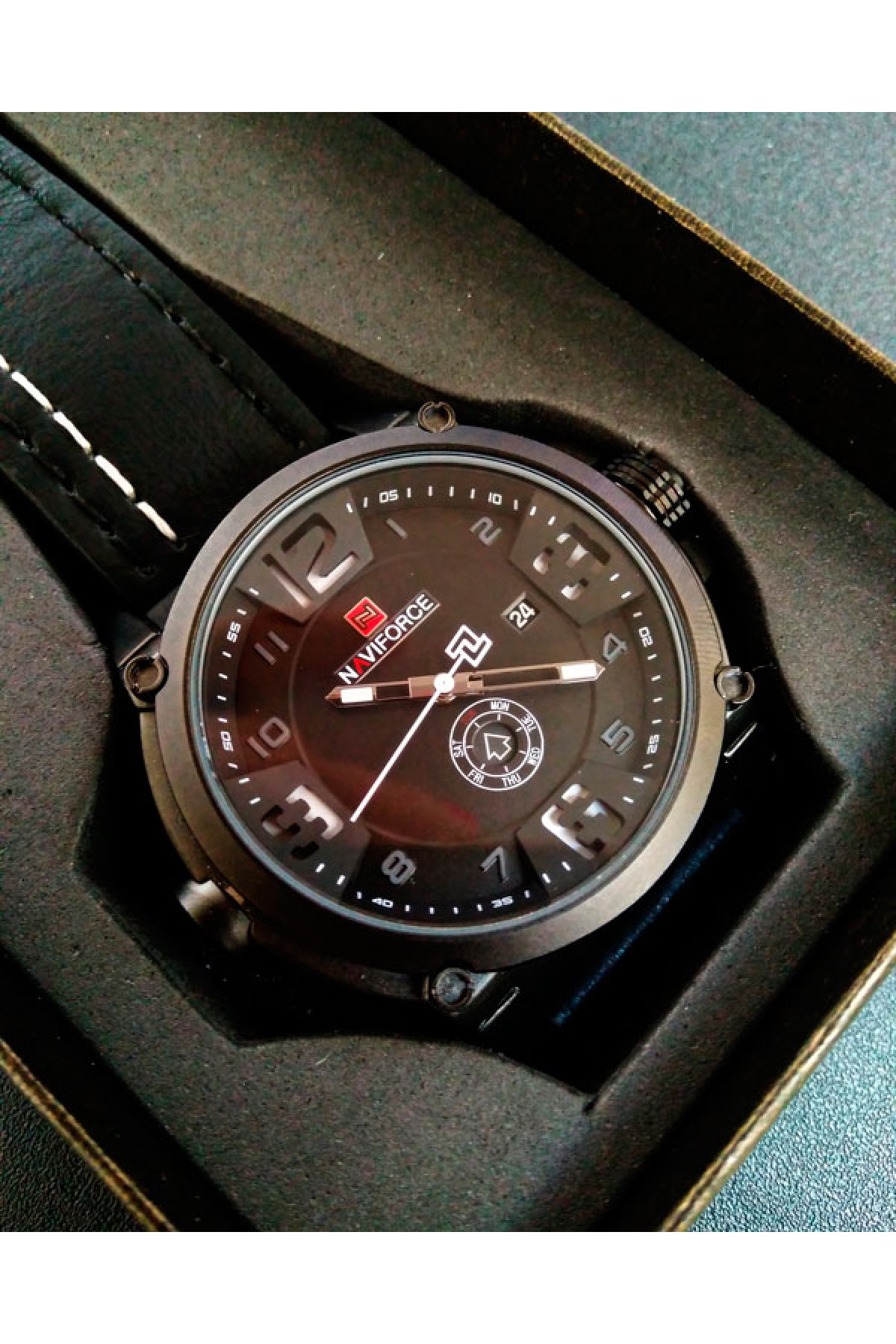Чоловічий годинник  Naviforce Plaza Black NF9099