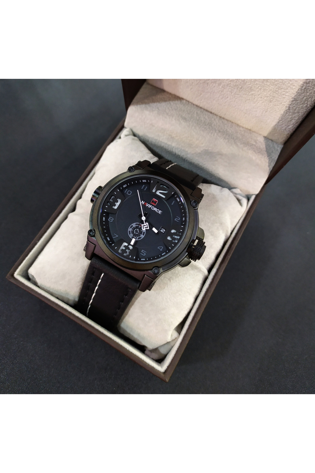 Чоловічий годинник  Naviforce Plaza Black NF9099