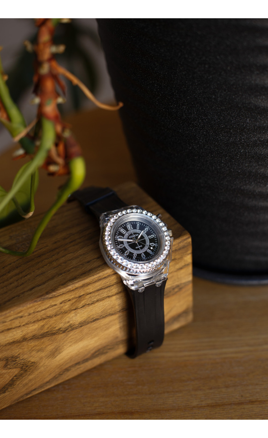 Жіночий годинник  Geneva Lighter