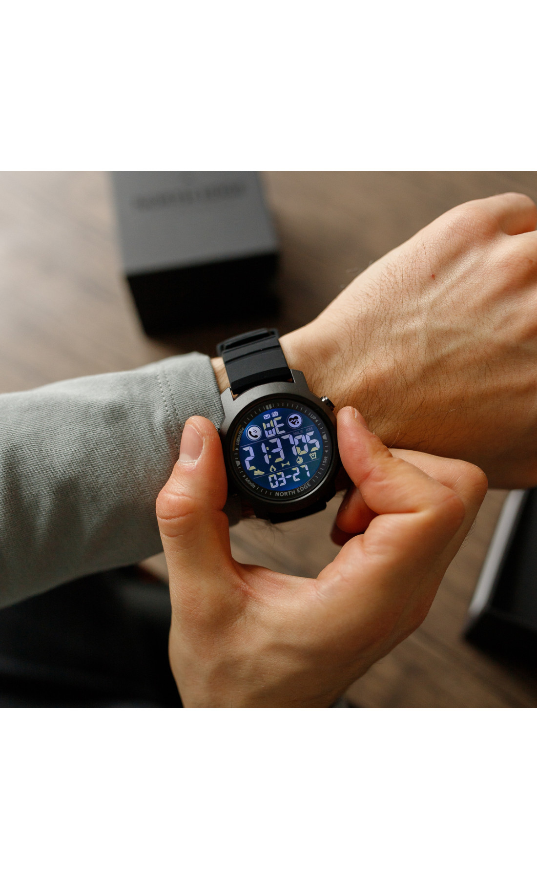 Чоловічий годинник  North Edge Laker Black 5BAR