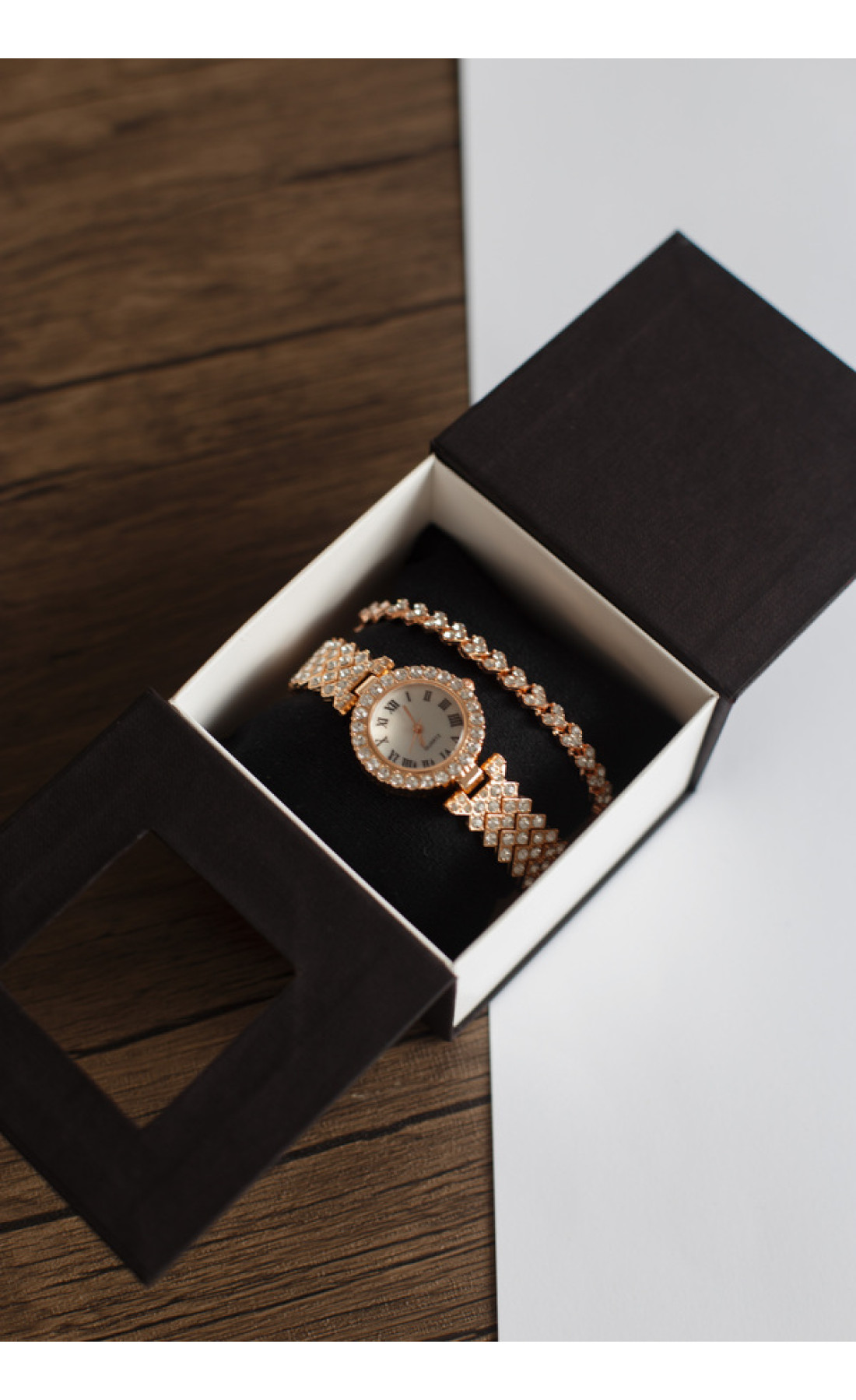 Жіночий годинник  CL Queen