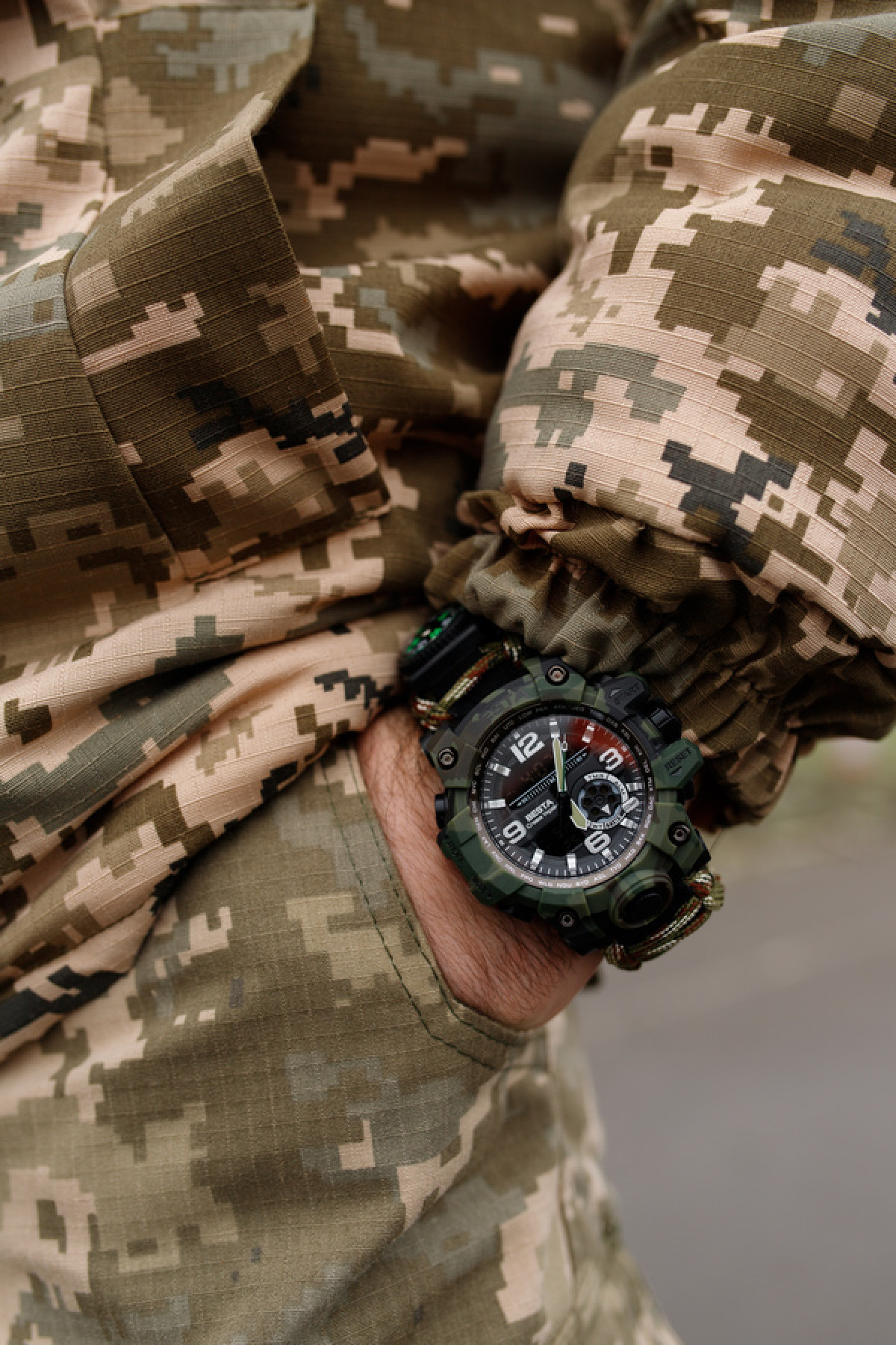 Чоловічий годинник  Besta Military з компасом