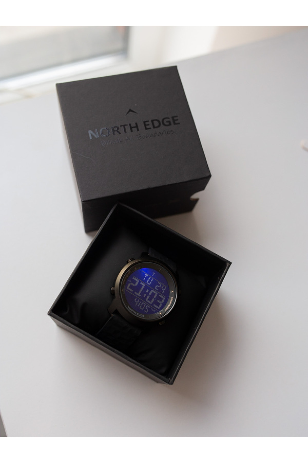 Чоловічий годинник  North Edge Aero