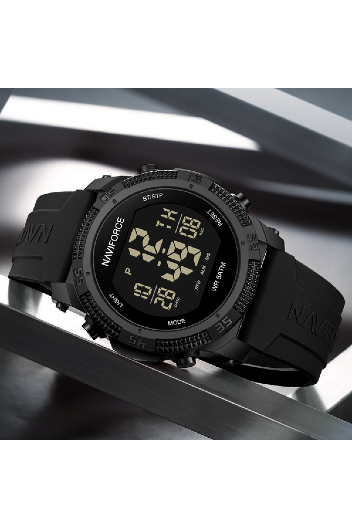 Чоловічий годинник  Naviforce Europe Black