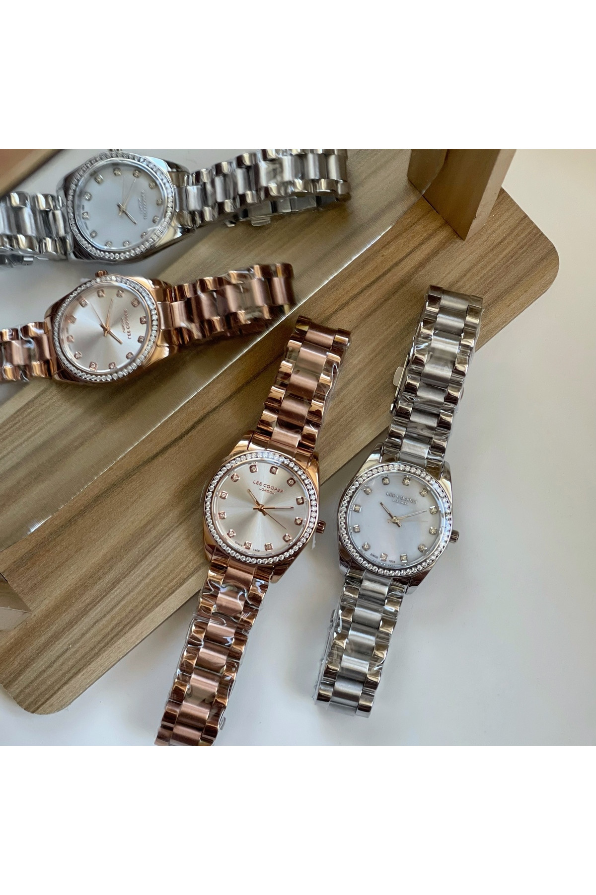 Жіночий годинник  Lee Cooper Santorini Gold