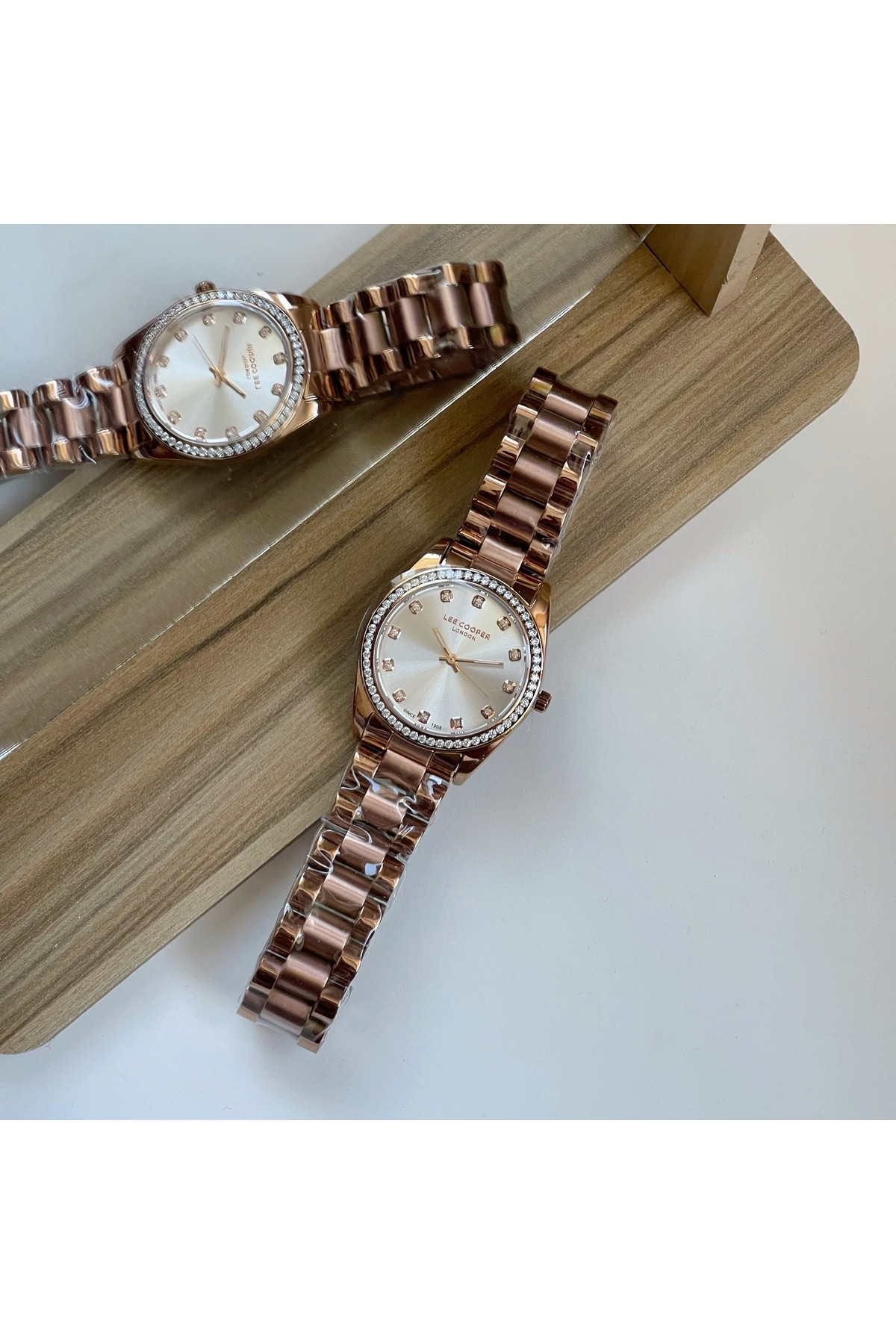 Жіночий годинник  Lee Cooper Santorini Gold