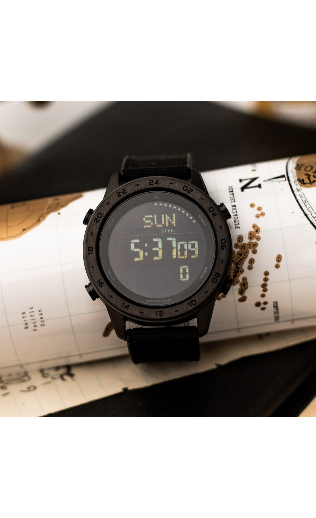 Чоловічий годинник  North Edge Tank3 5BAR з компасом
