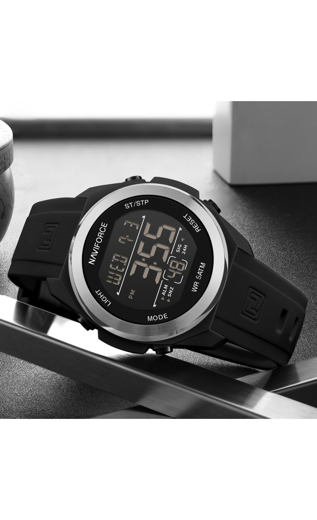 Чоловічий годинник  Naviforce Run