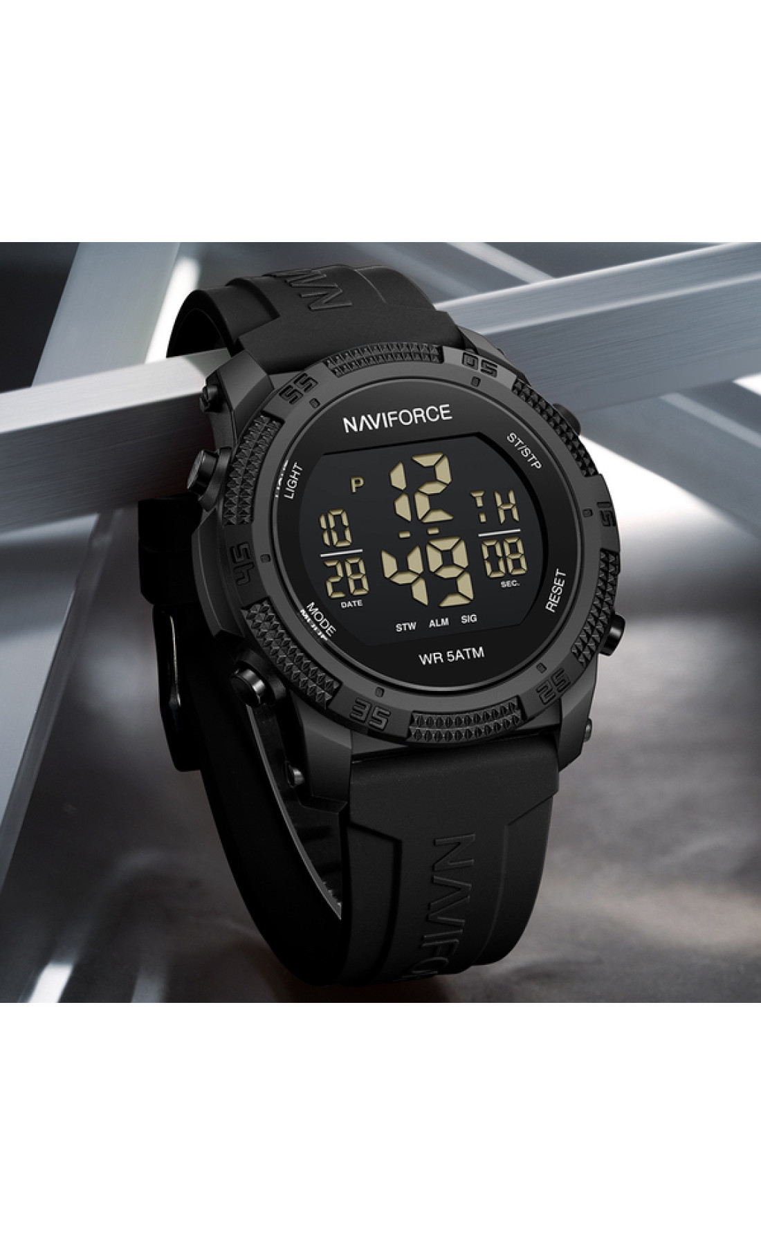 Чоловічий годинник  Naviforce Europe Armor Black, 2 ремінці