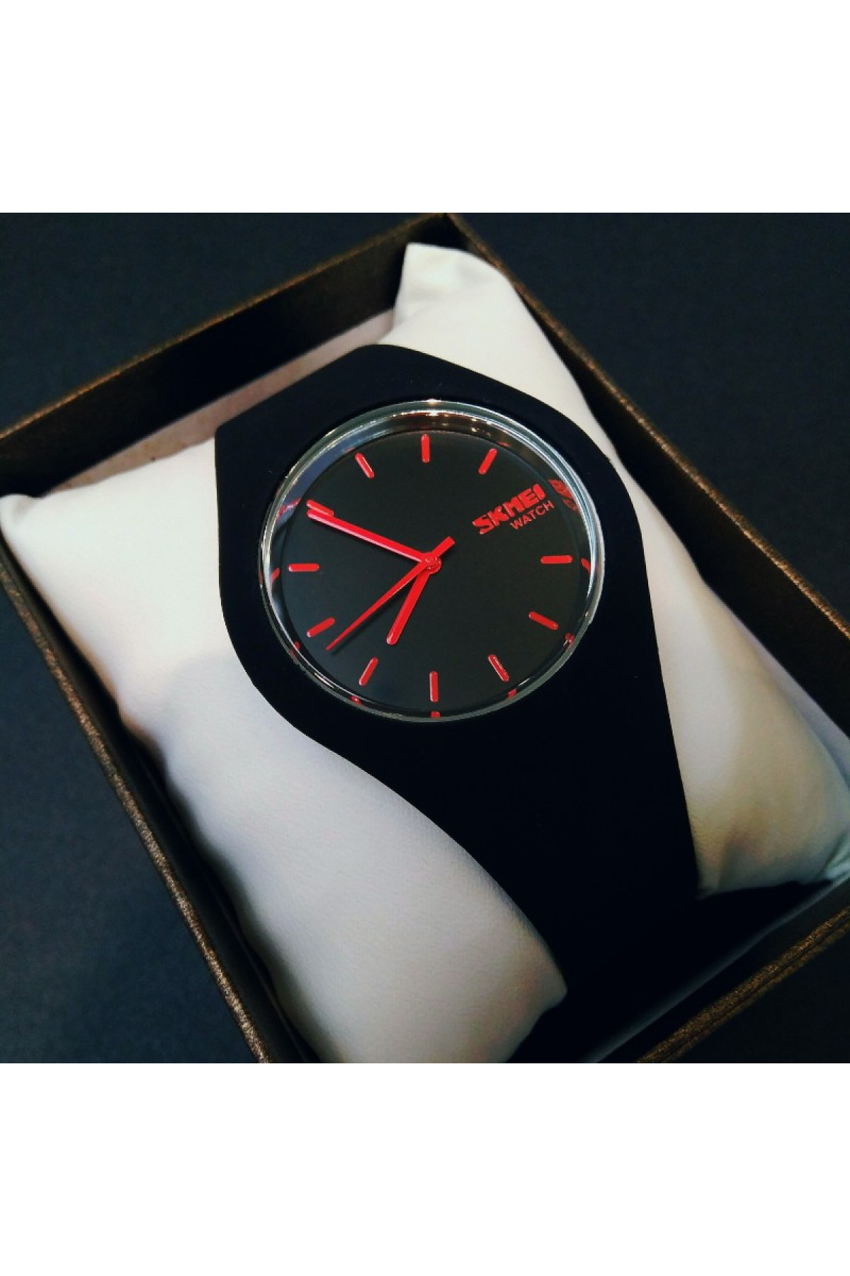 Жіночий годинник  Skmei Rubber Black 9068
