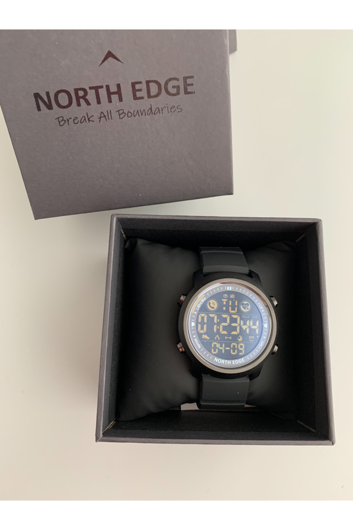 Чоловічий годинник  North Edge Laker Black 5BAR