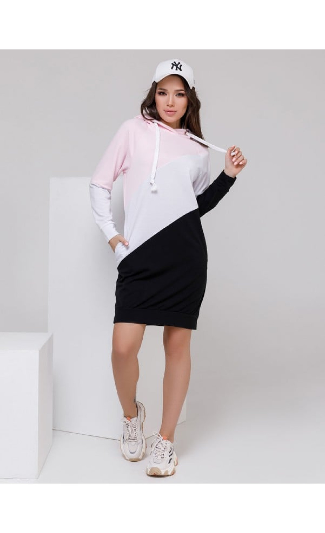 Сукні Issp