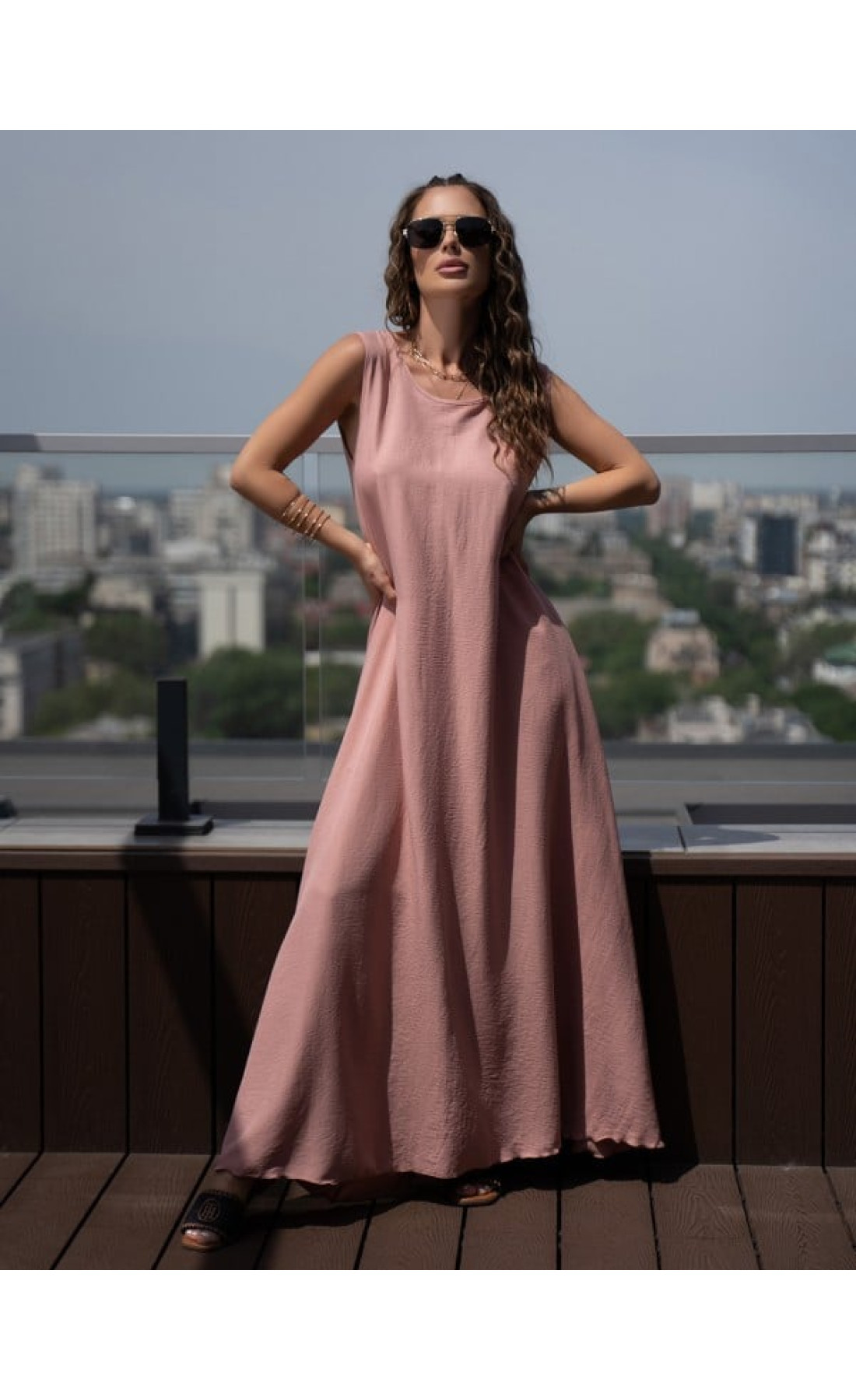 Сукні Issp