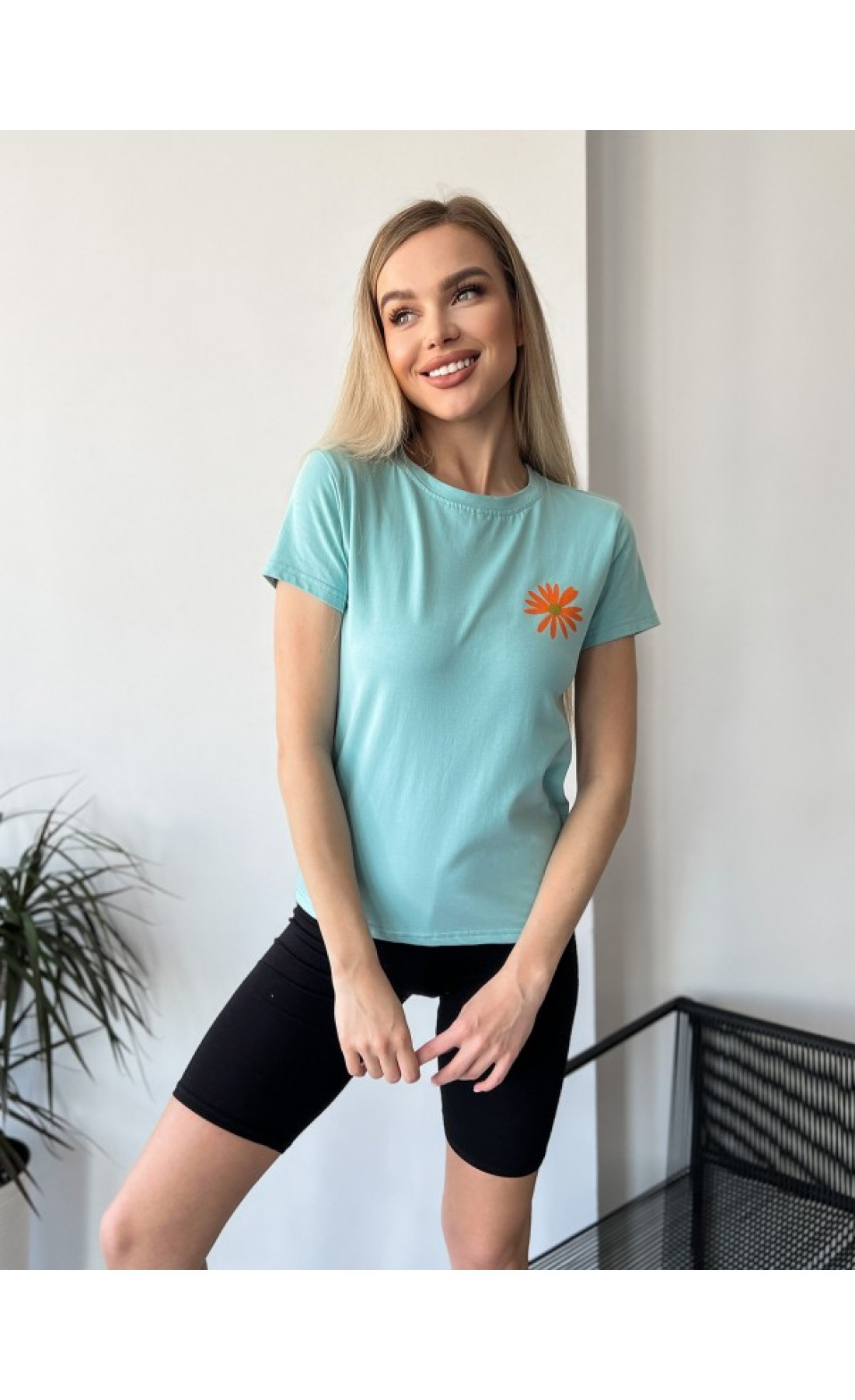 Жіноча футболка Issp