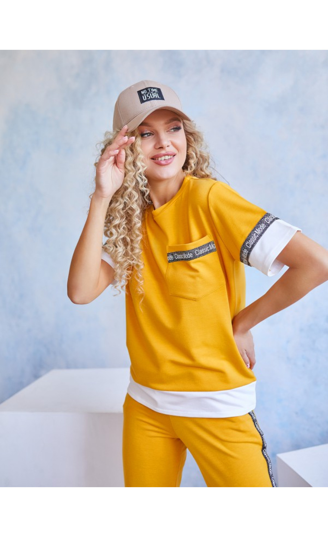 Жіночі спортивні костюми Issp