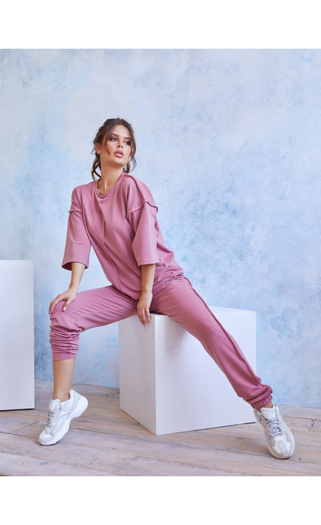 Жіночі спортивні костюми Issp