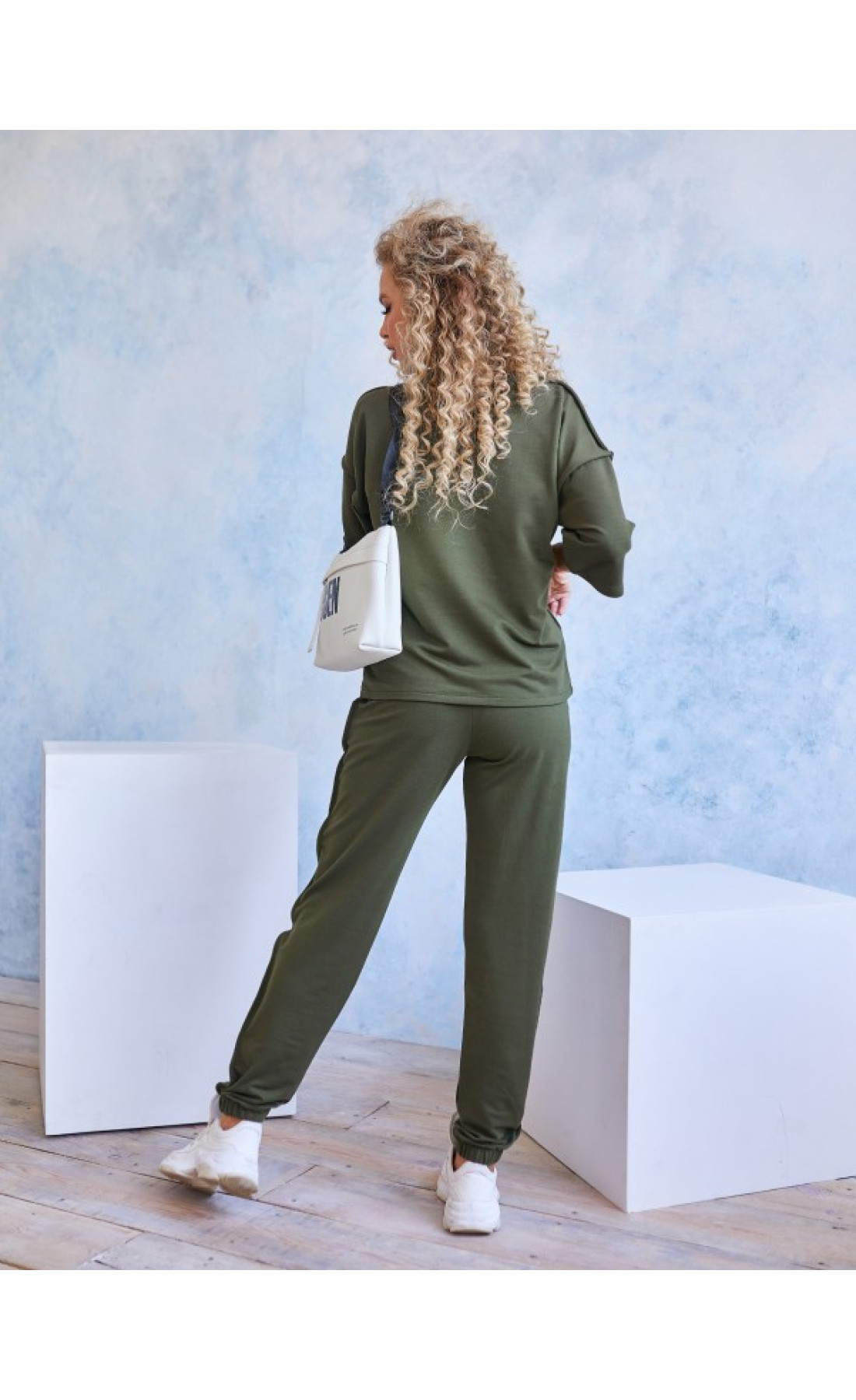 Жіночі спортивні костюми Issp