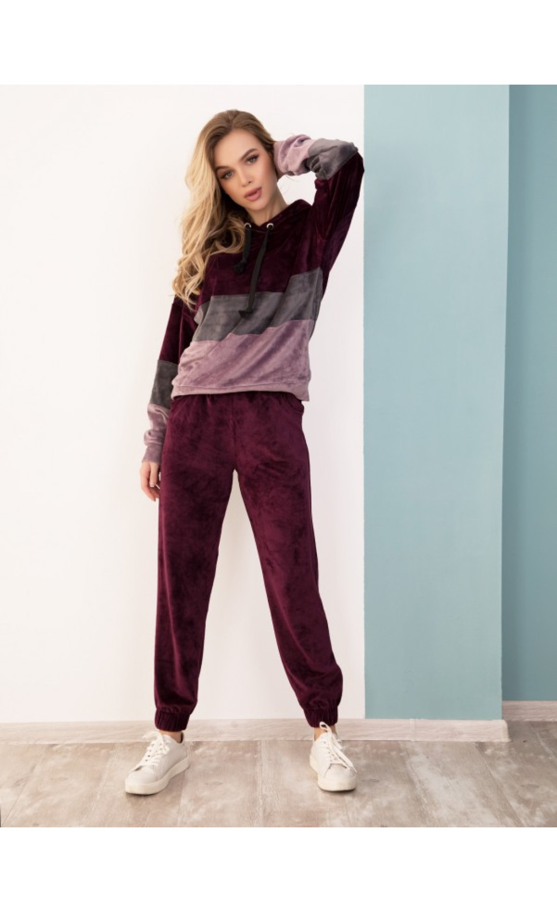 Жіночі спортивні костюми Issp